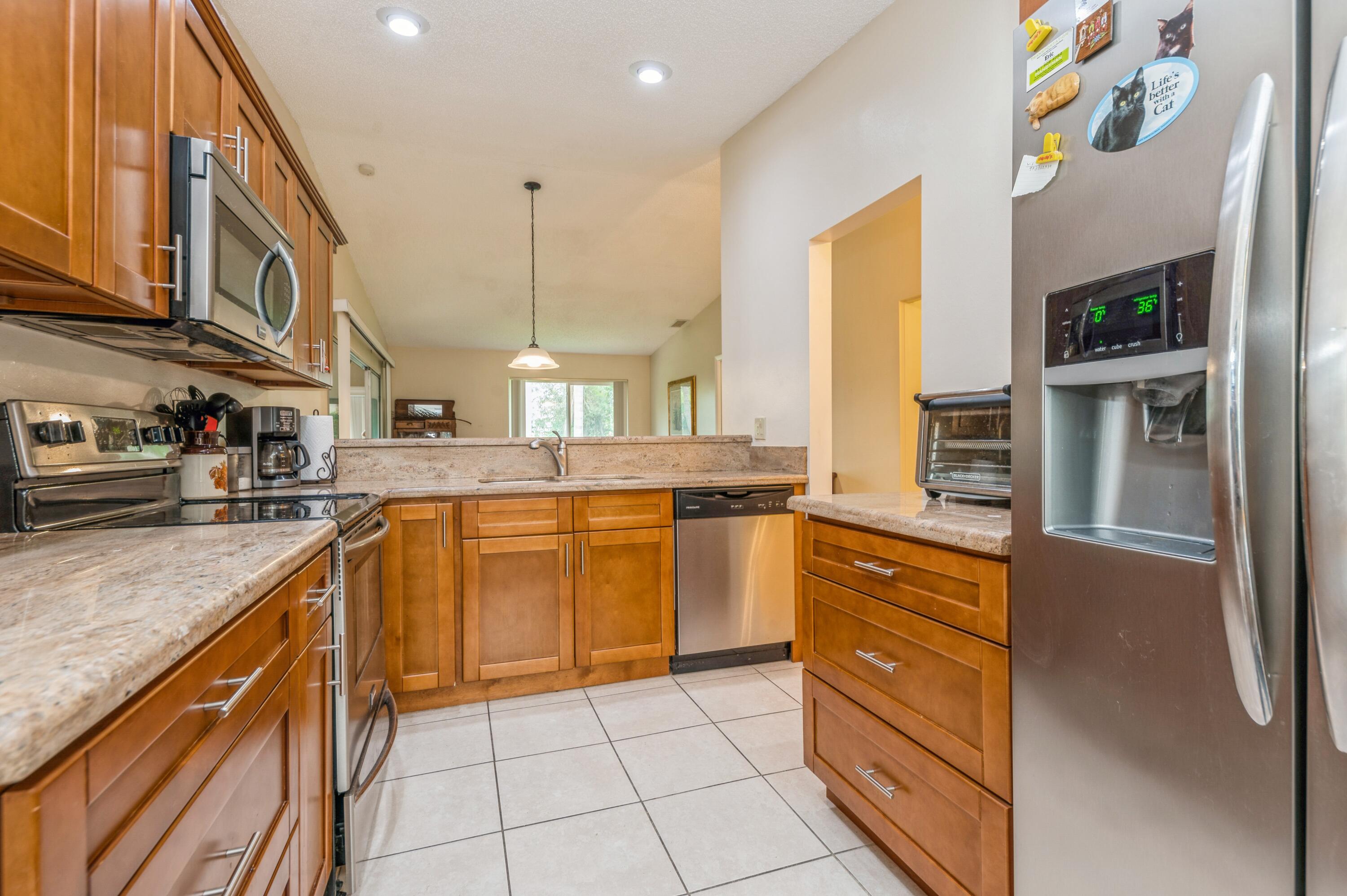 15888 Laurel Oak Circle