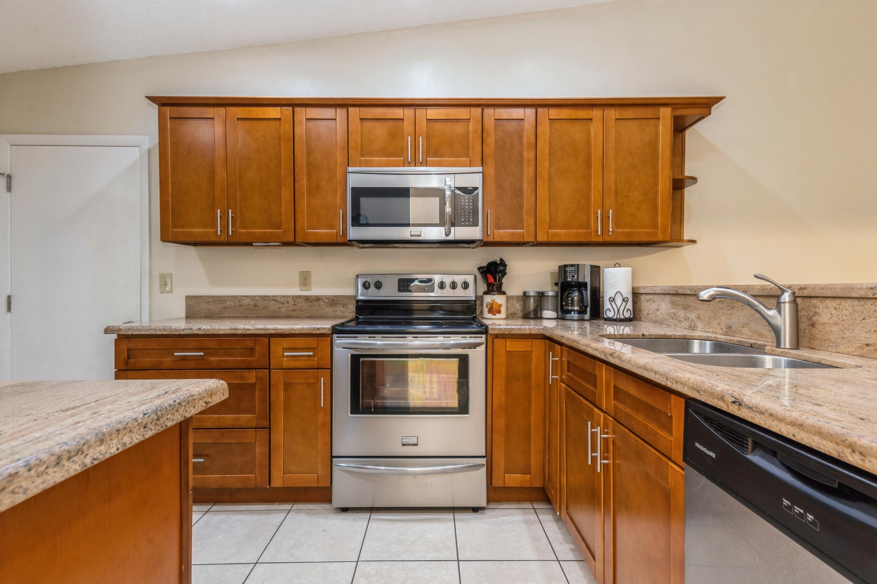 15888 Laurel Oak Circle