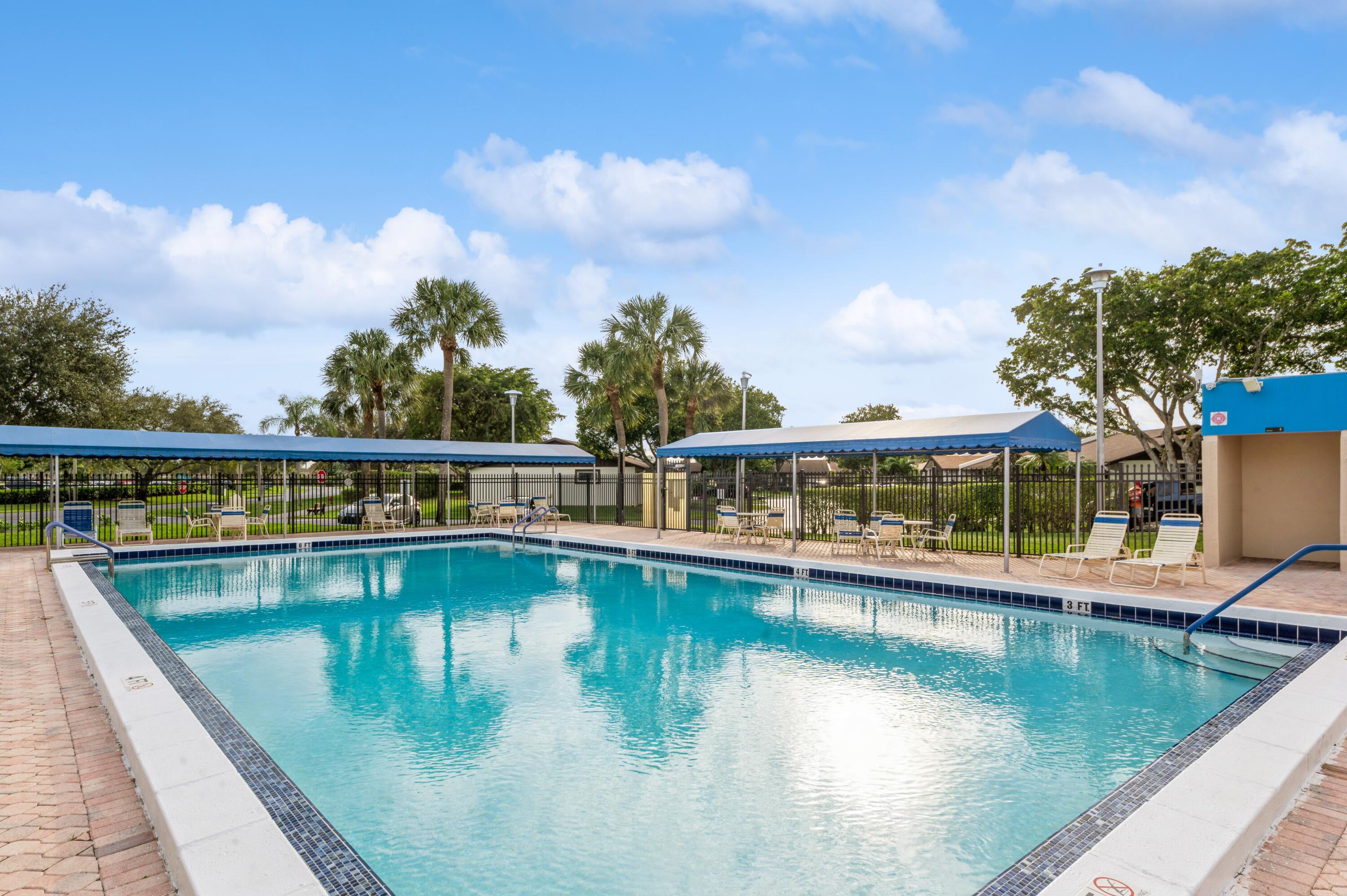 15888 Laurel Oak Circle