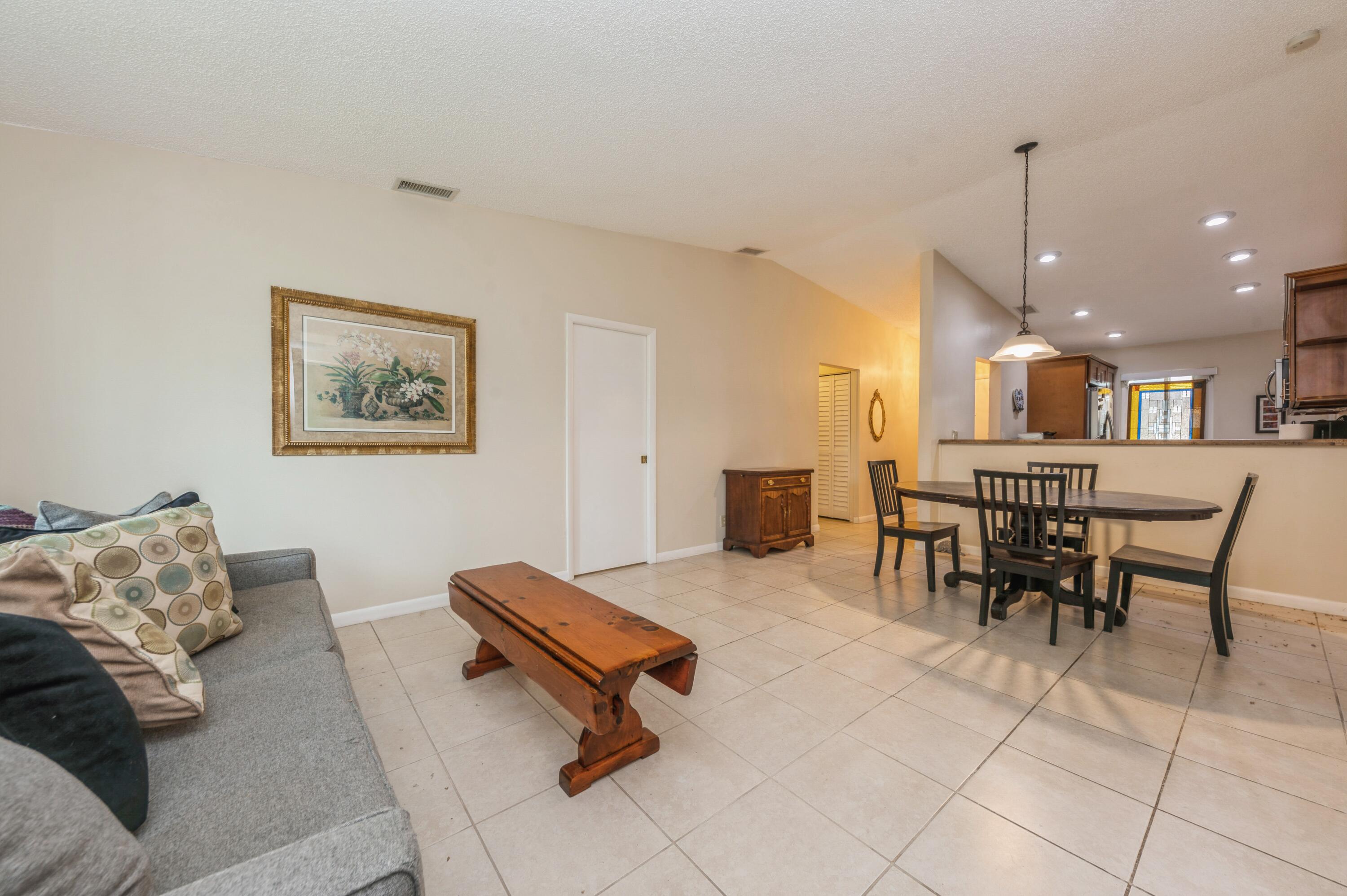 15888 Laurel Oak Circle