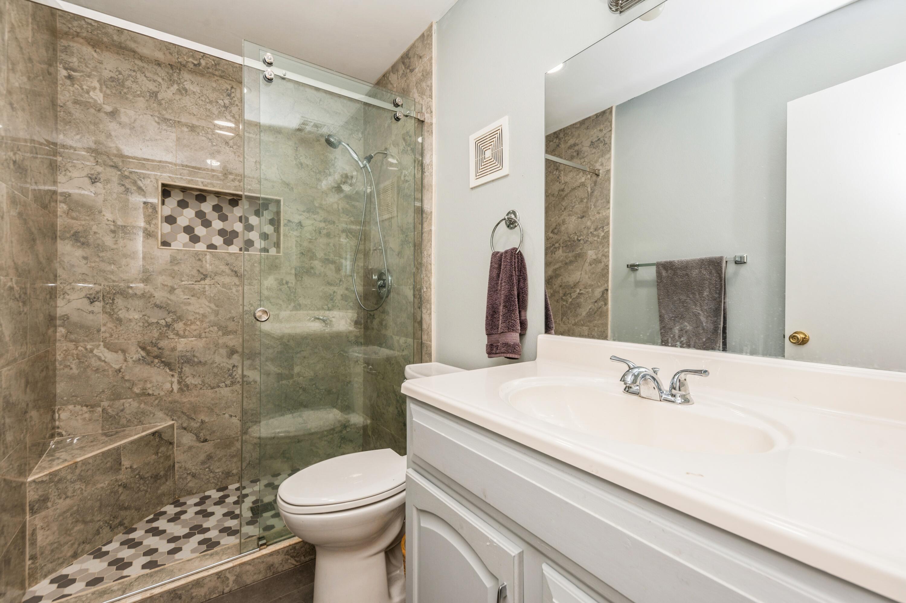 15888 Laurel Oak Circle