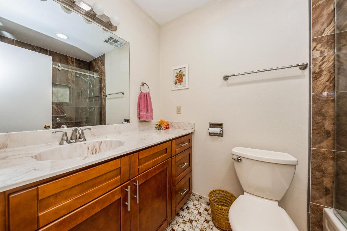 15888 Laurel Oak Circle