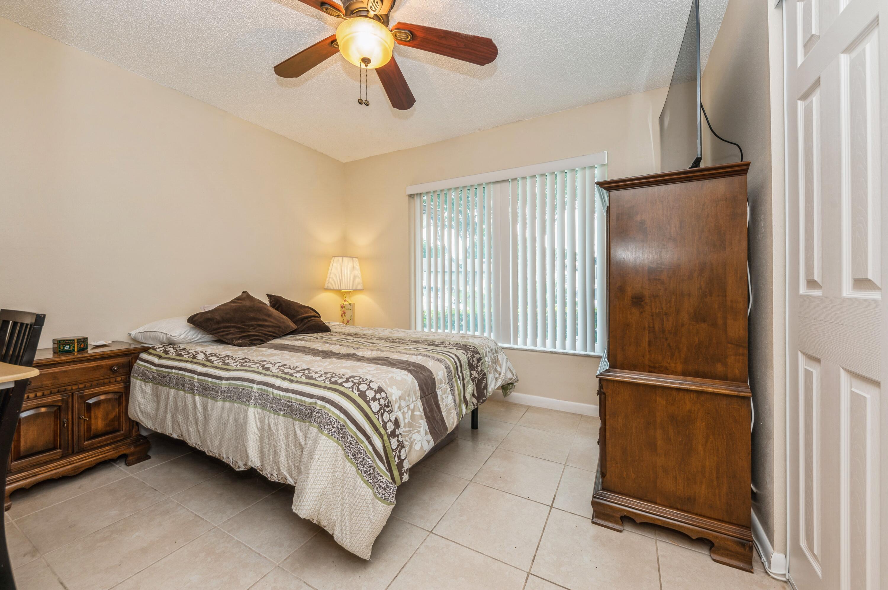 15888 Laurel Oak Circle