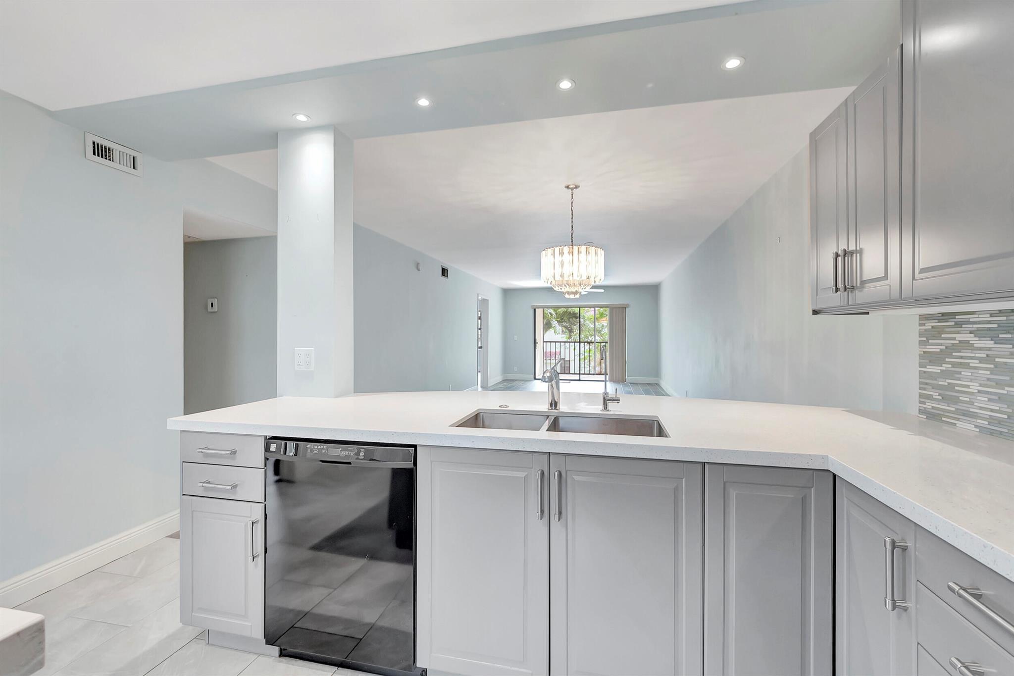 3000 Florida Boulevard 206-D