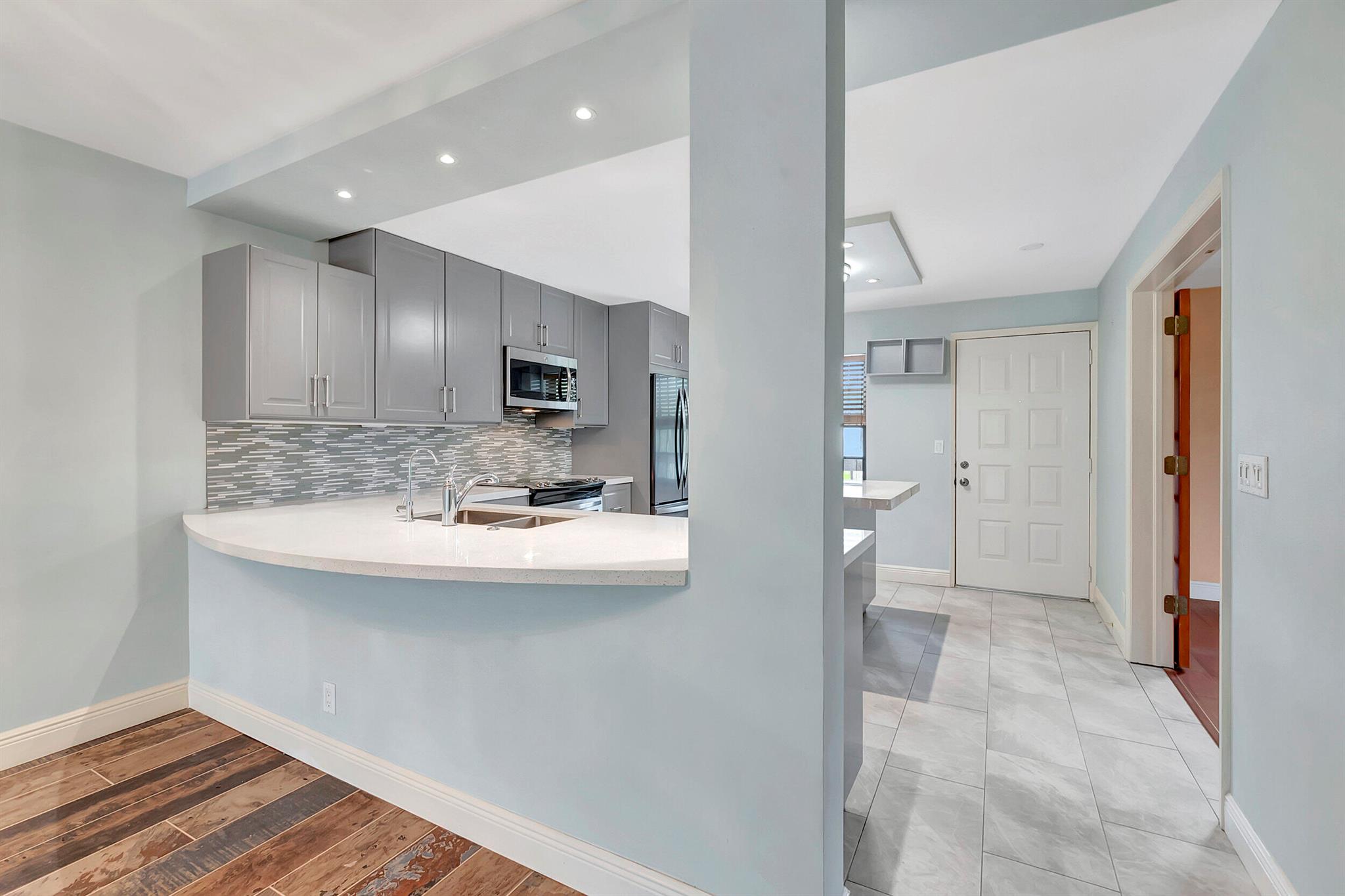 3000 Florida Boulevard 206-D