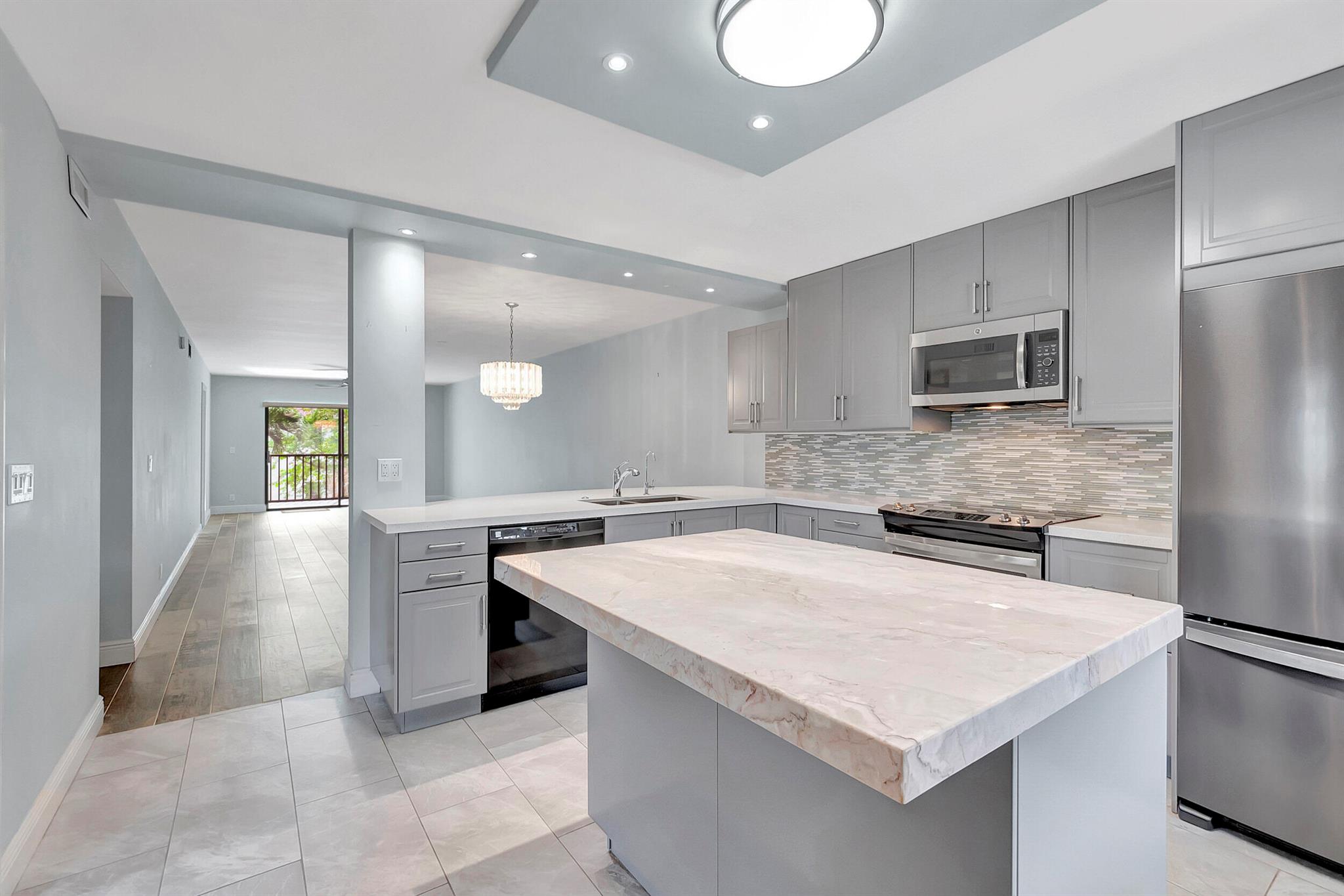 3000 Florida Boulevard 206-D