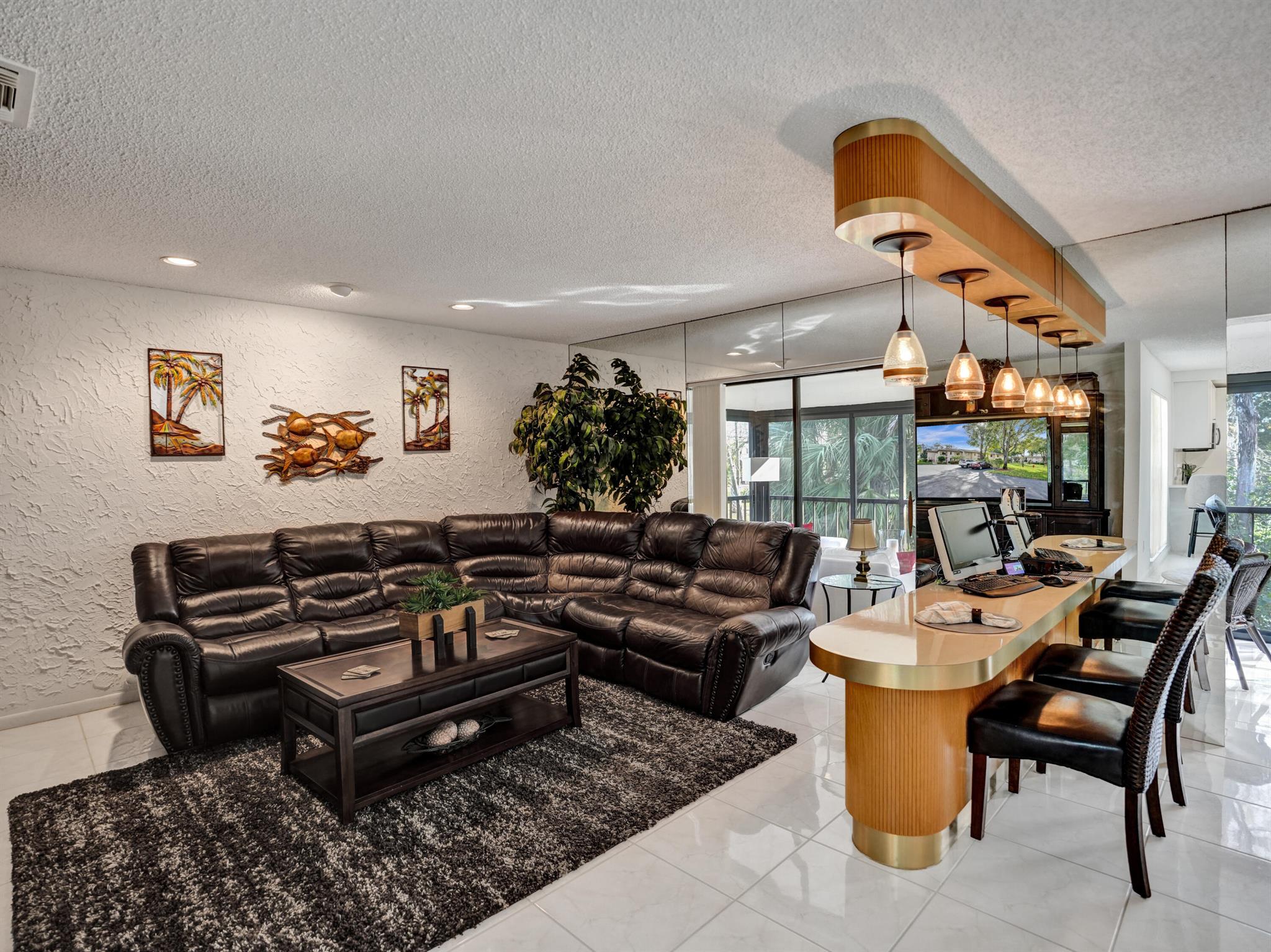 9266 Vista Del Lago B B