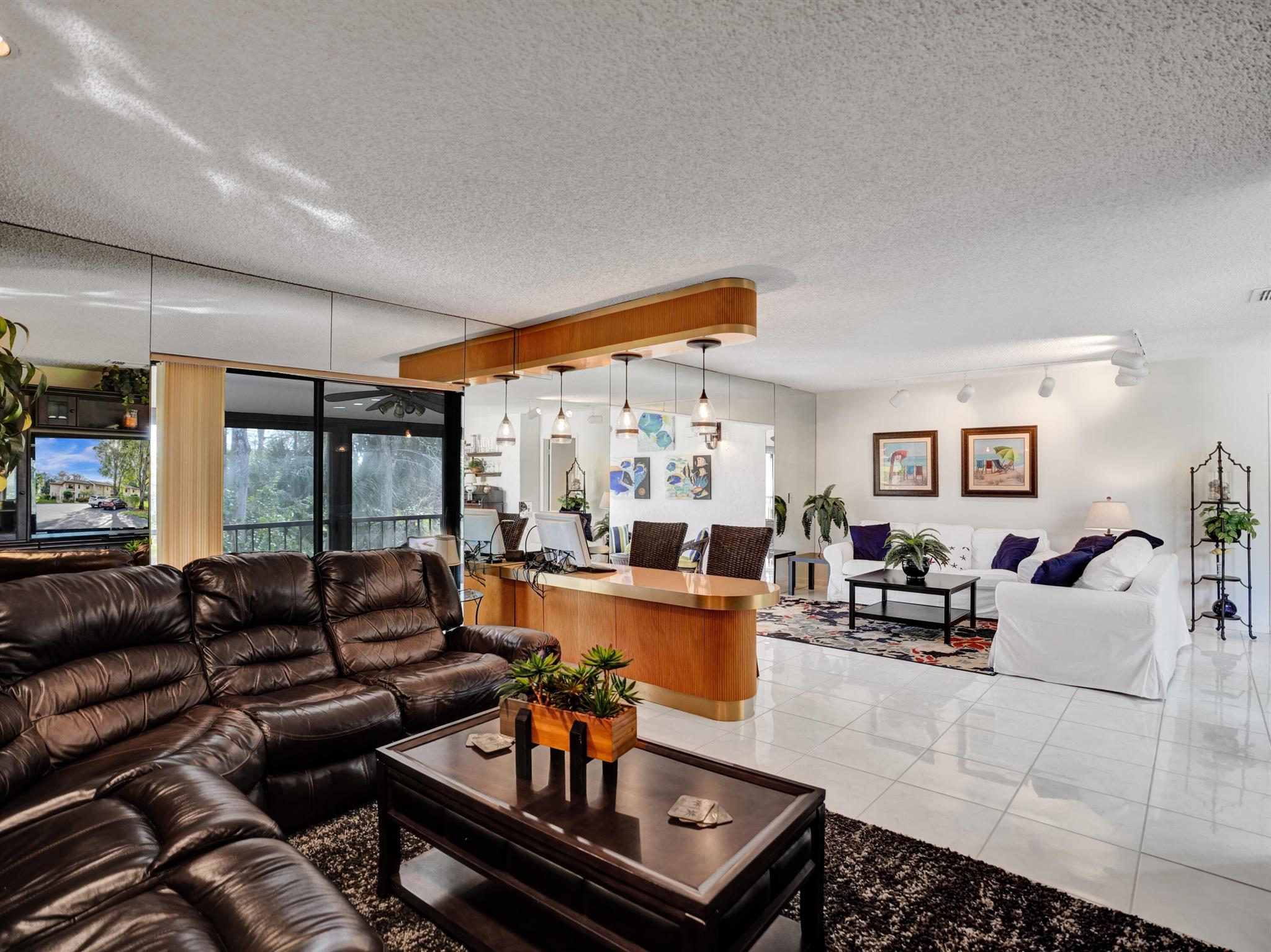 9266 Vista Del Lago B B