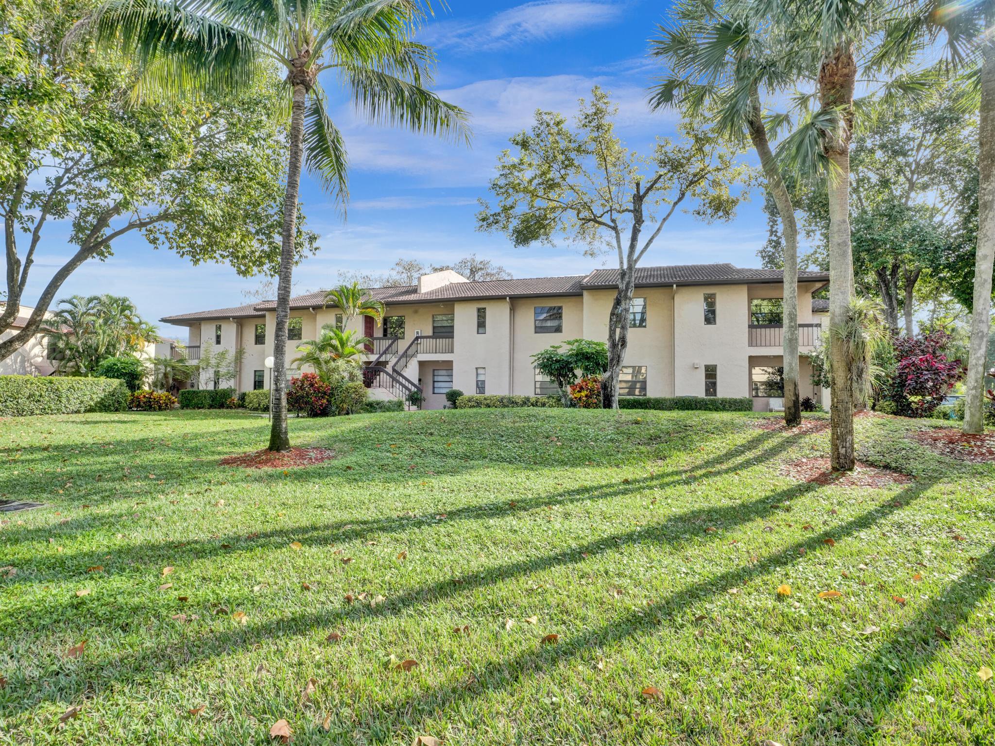 9266 Vista Del Lago B B