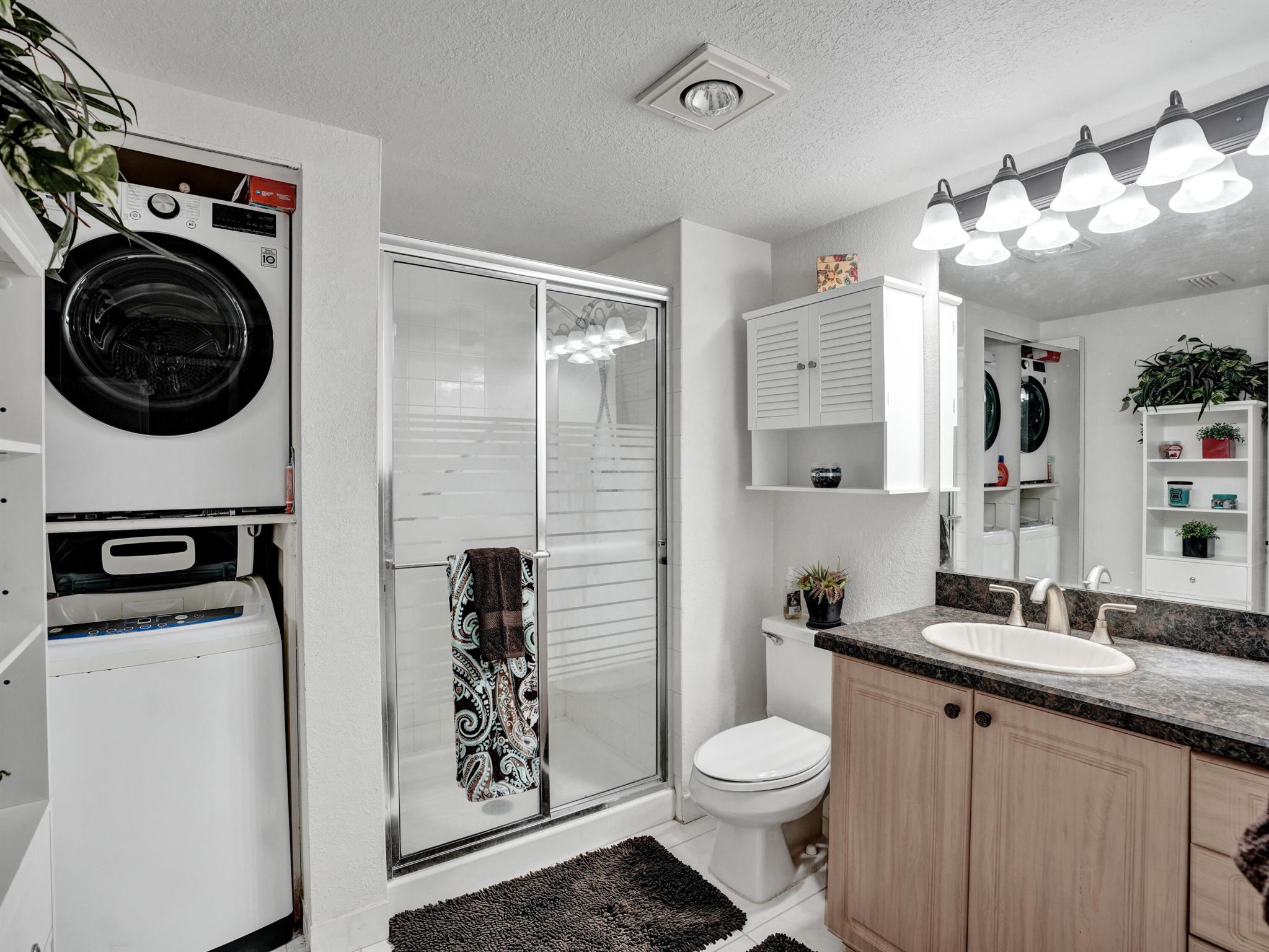 9266 Vista Del Lago B B