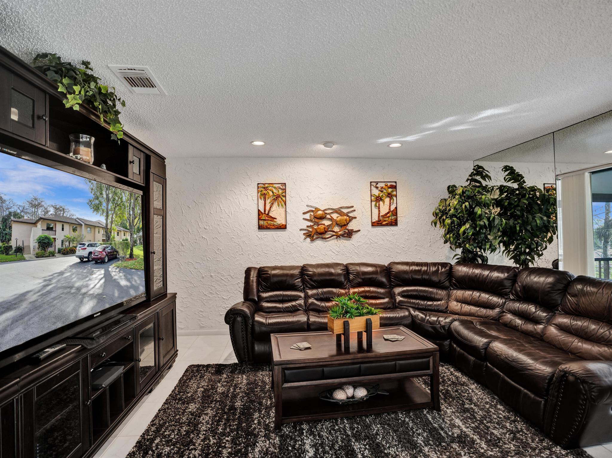 9266 Vista Del Lago B B