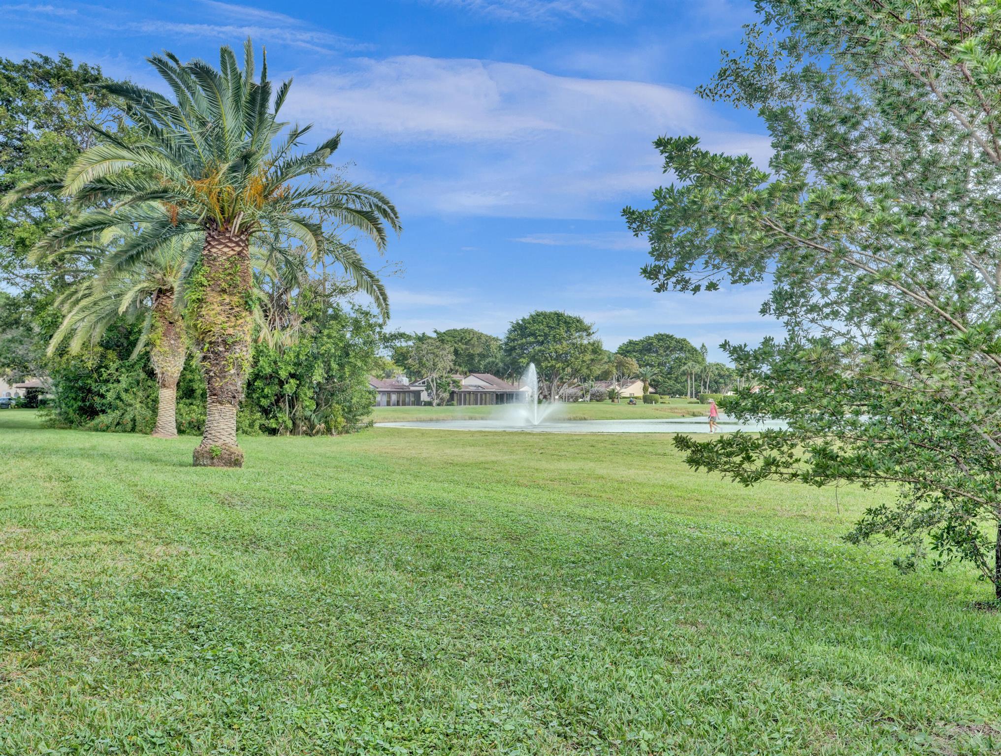 9266 Vista Del Lago B B