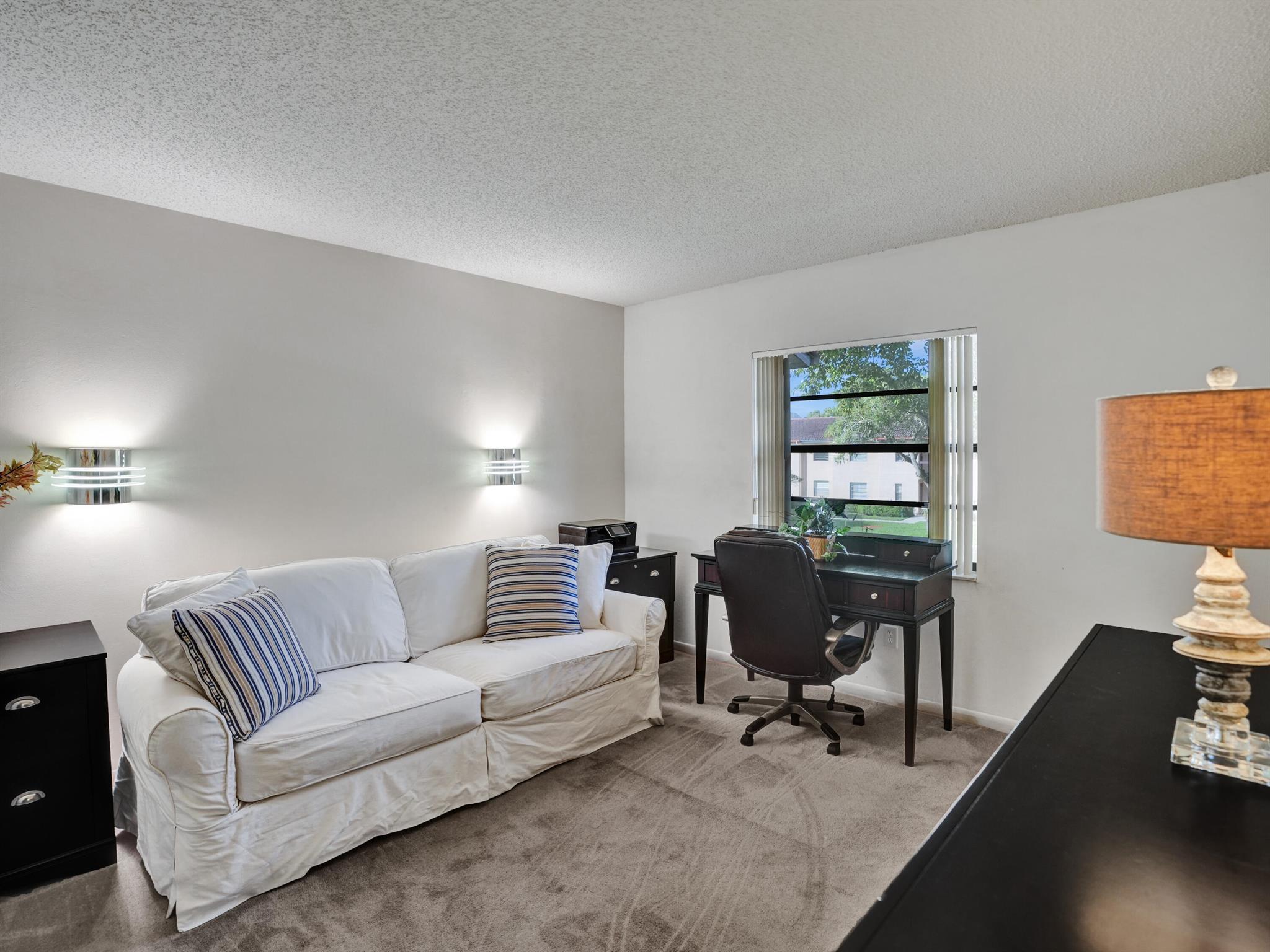 9266 Vista Del Lago B B