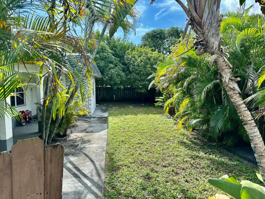 1480 NW 20th Court A-D