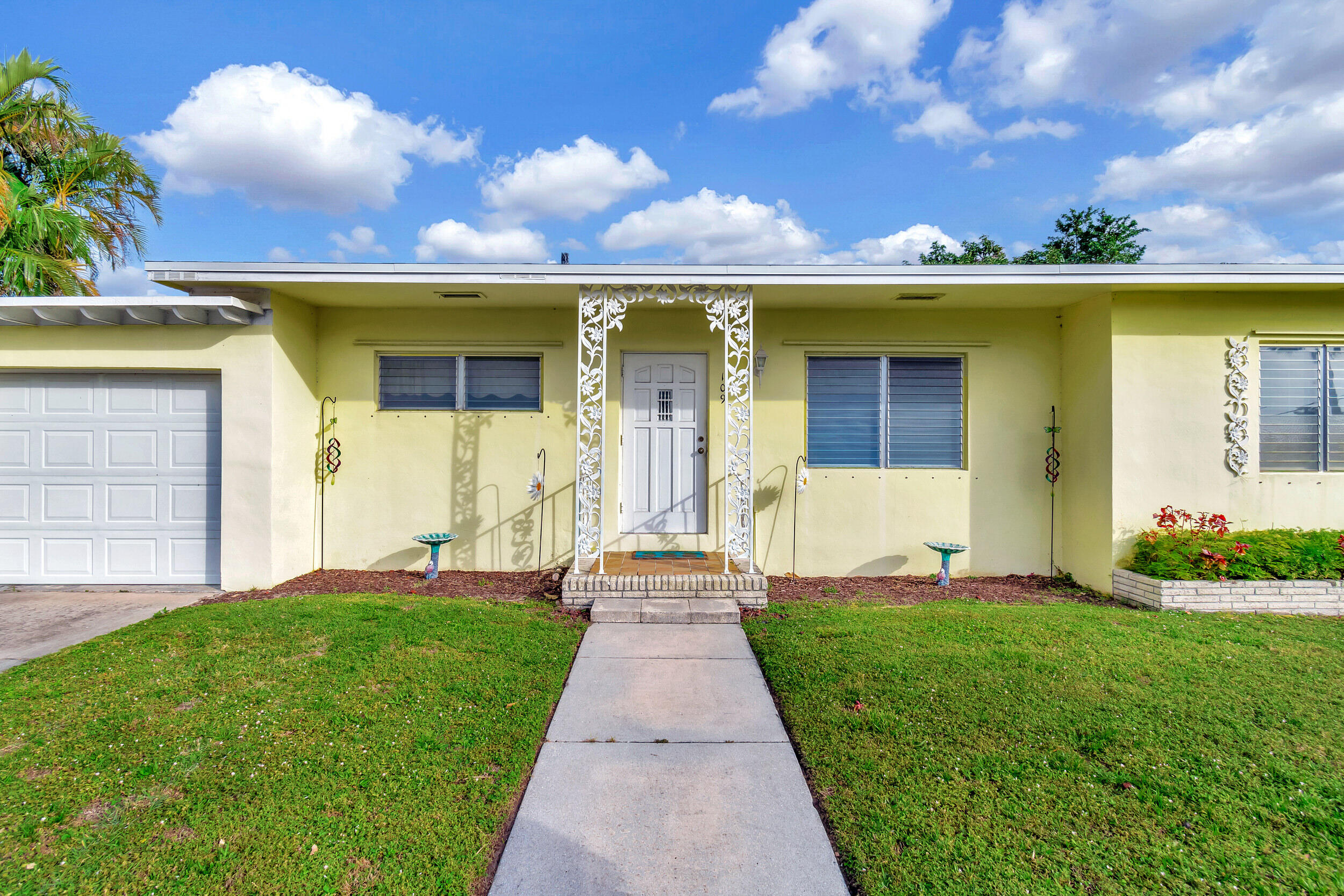 109 Avocado Road