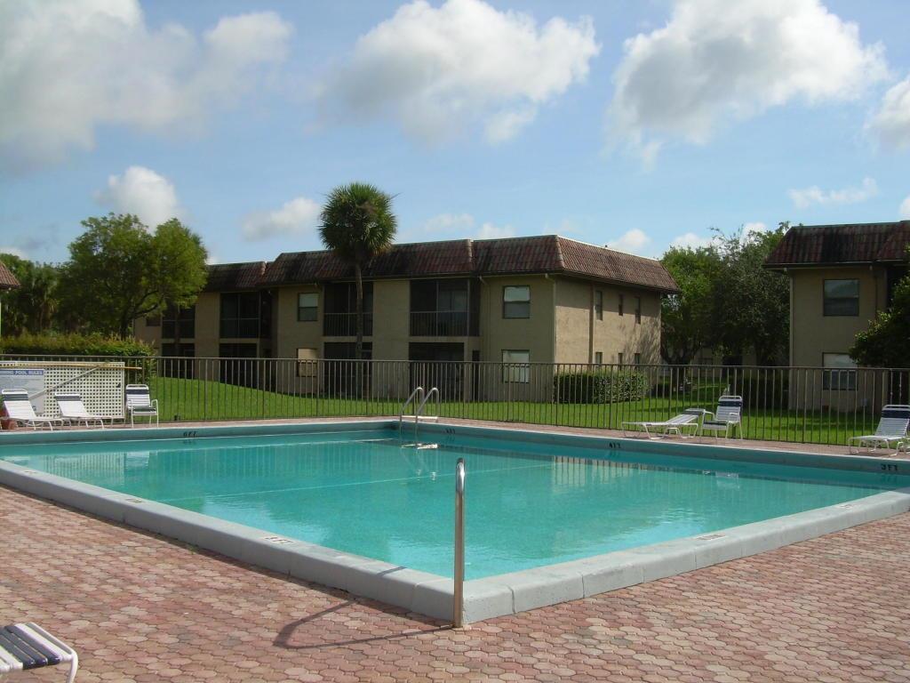 6796 Palmetto Circle S 203