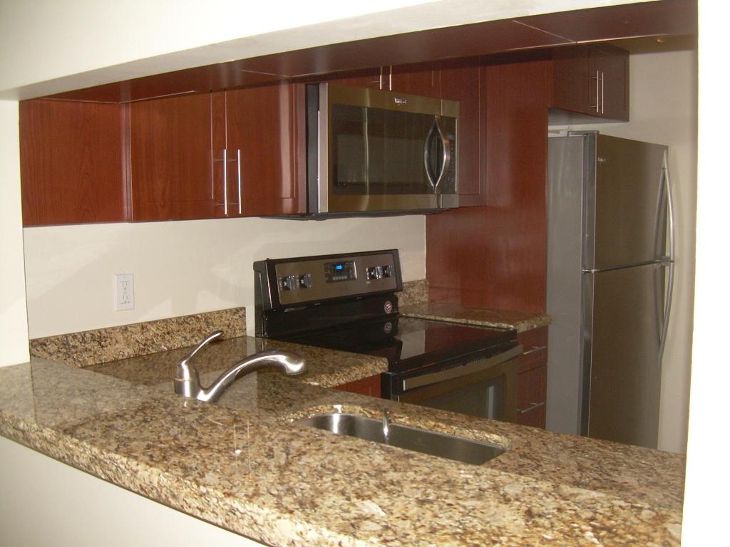 6796 Palmetto Circle S 203