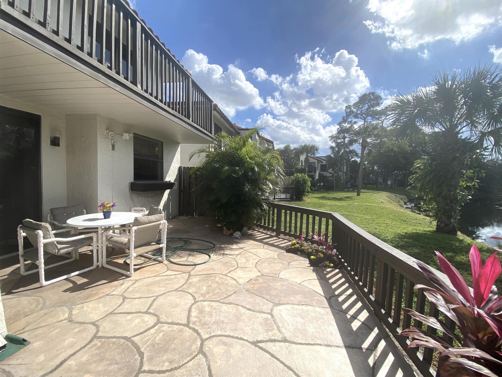 5859 Fox Hollow Drive E