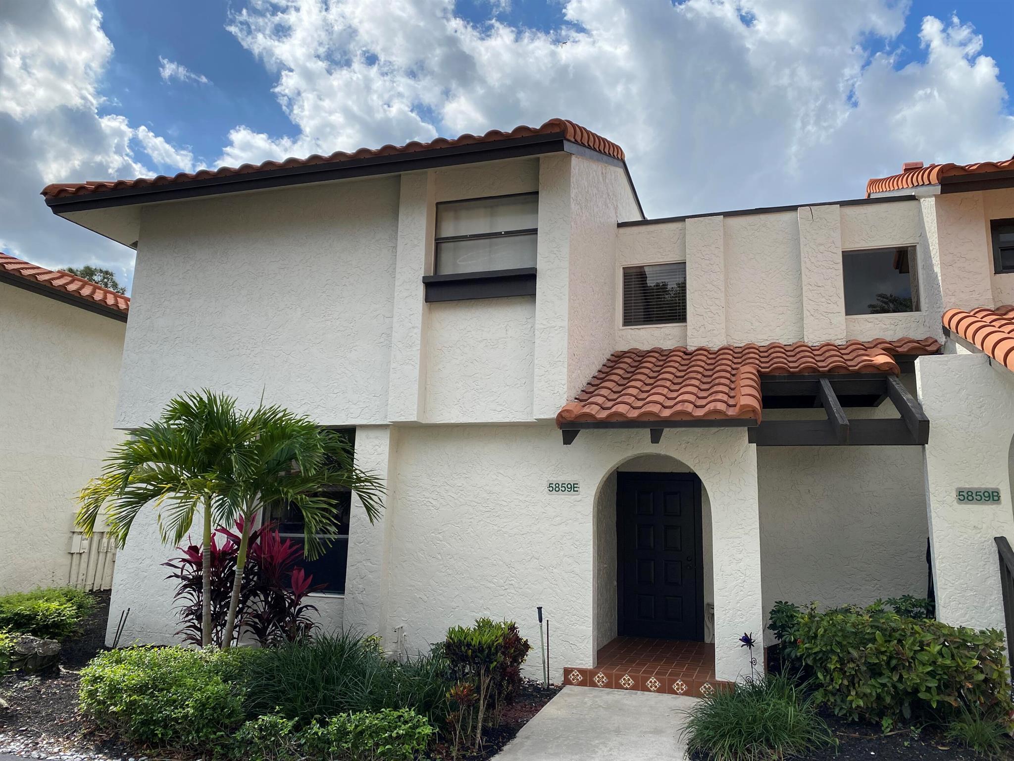 5859 Fox Hollow Drive E