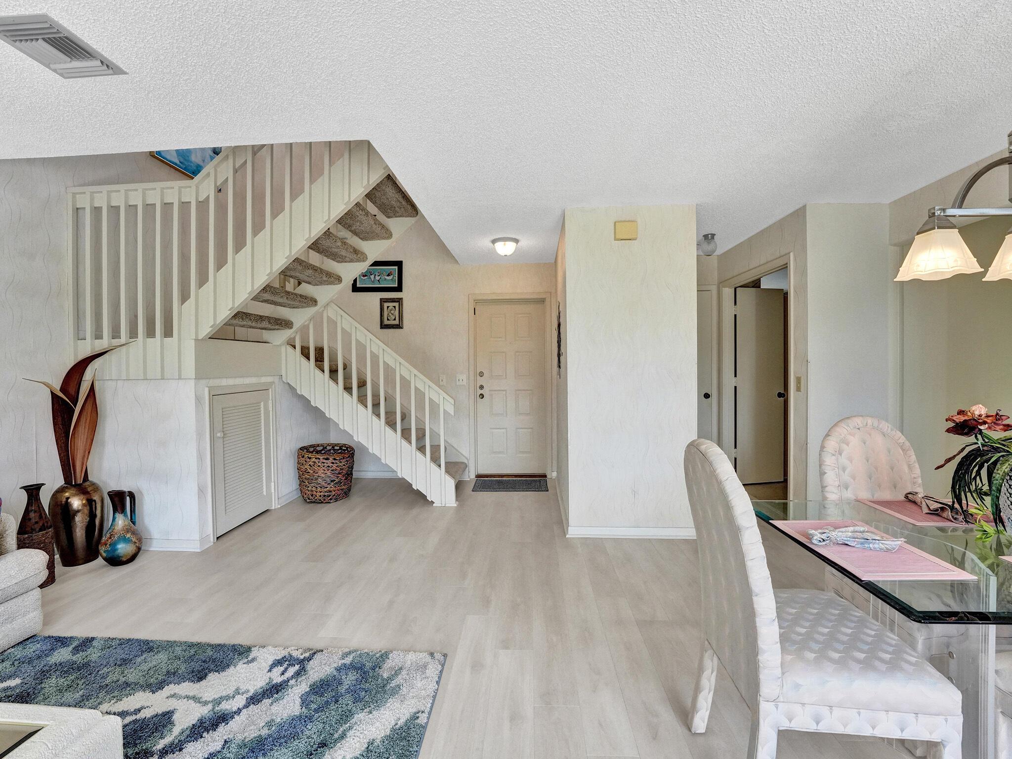 5859 Fox Hollow Drive E