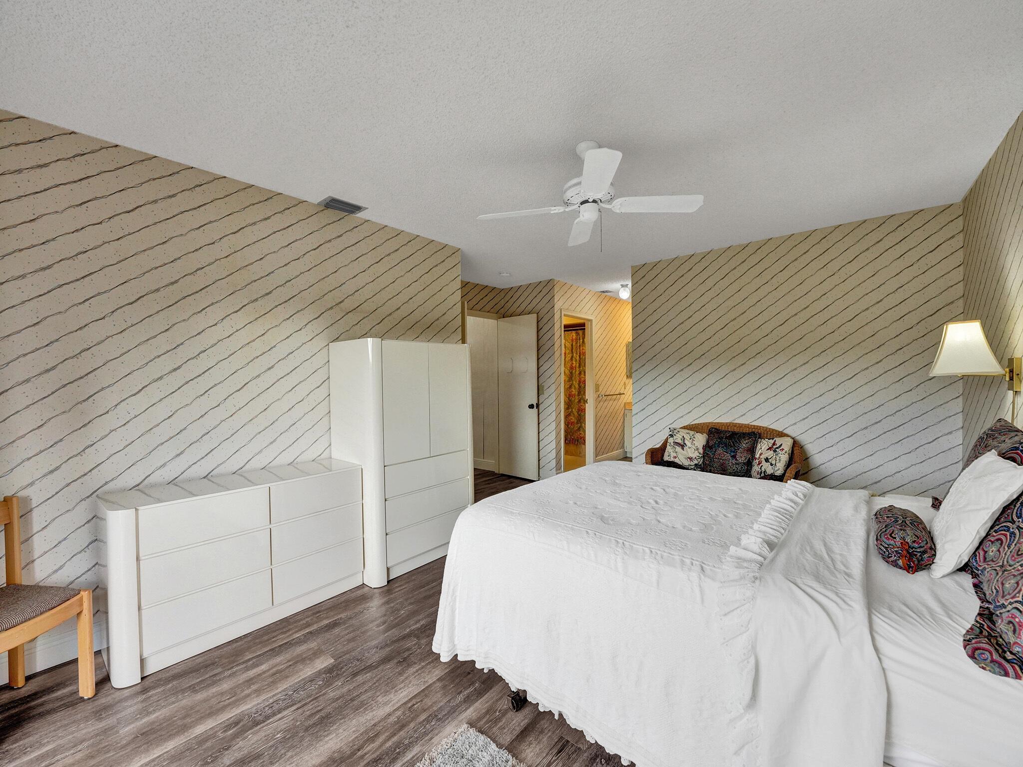 5859 Fox Hollow Drive E