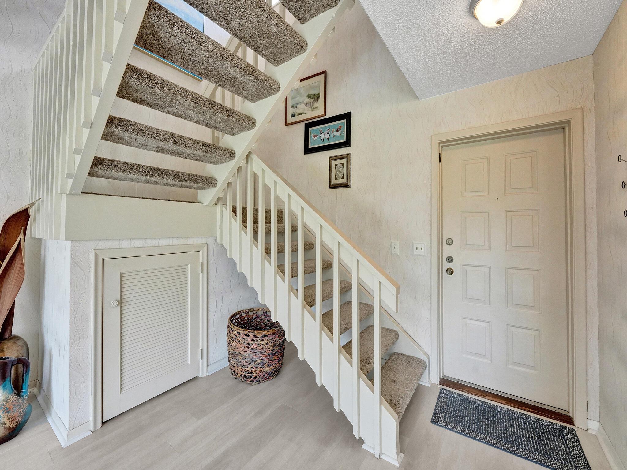 5859 Fox Hollow Drive E