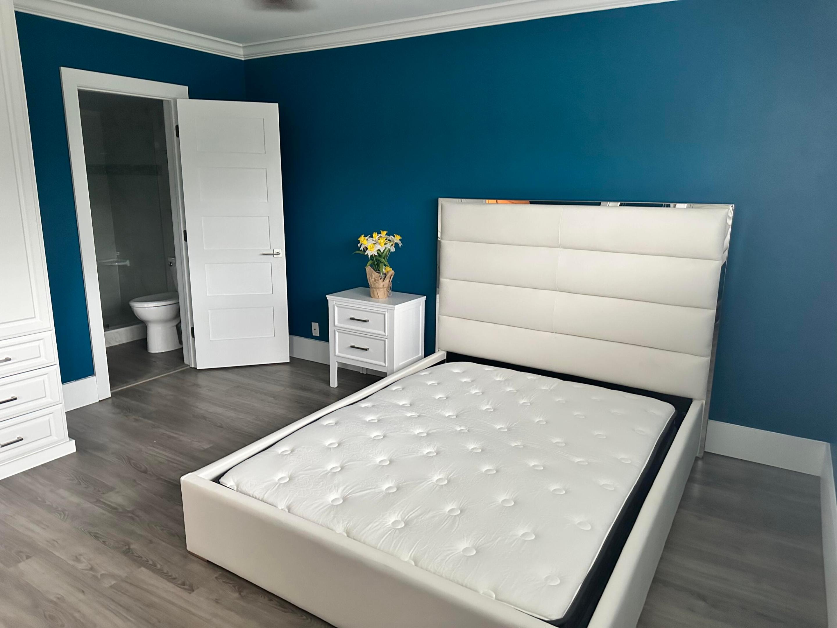 200 E Royal Palm Road 4080