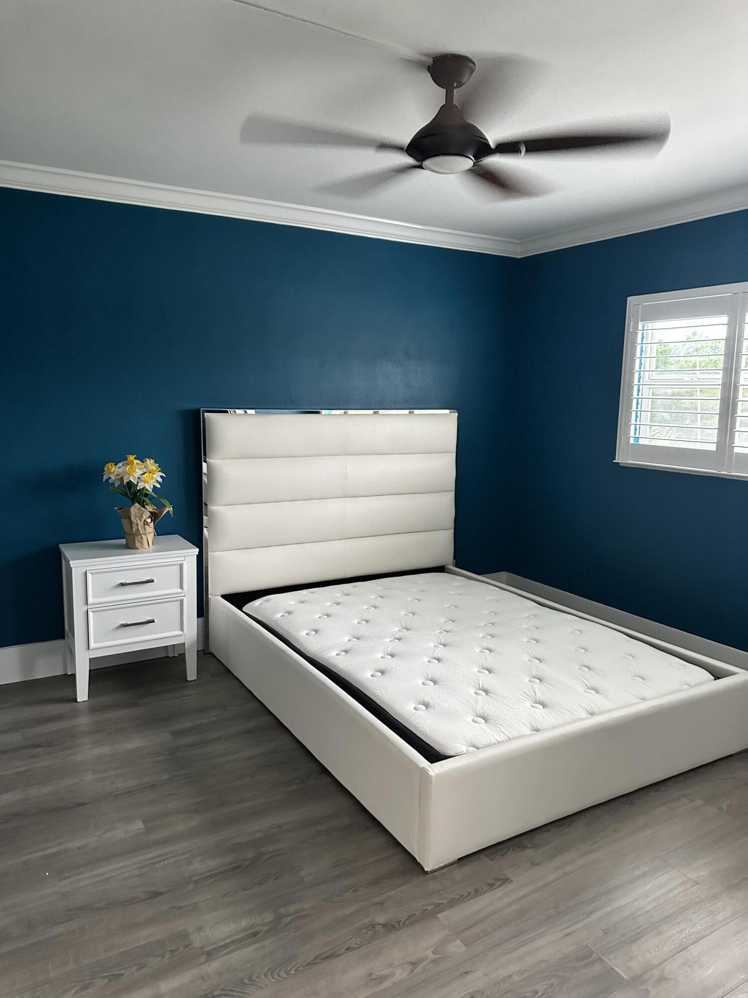 200 E Royal Palm Road 4080