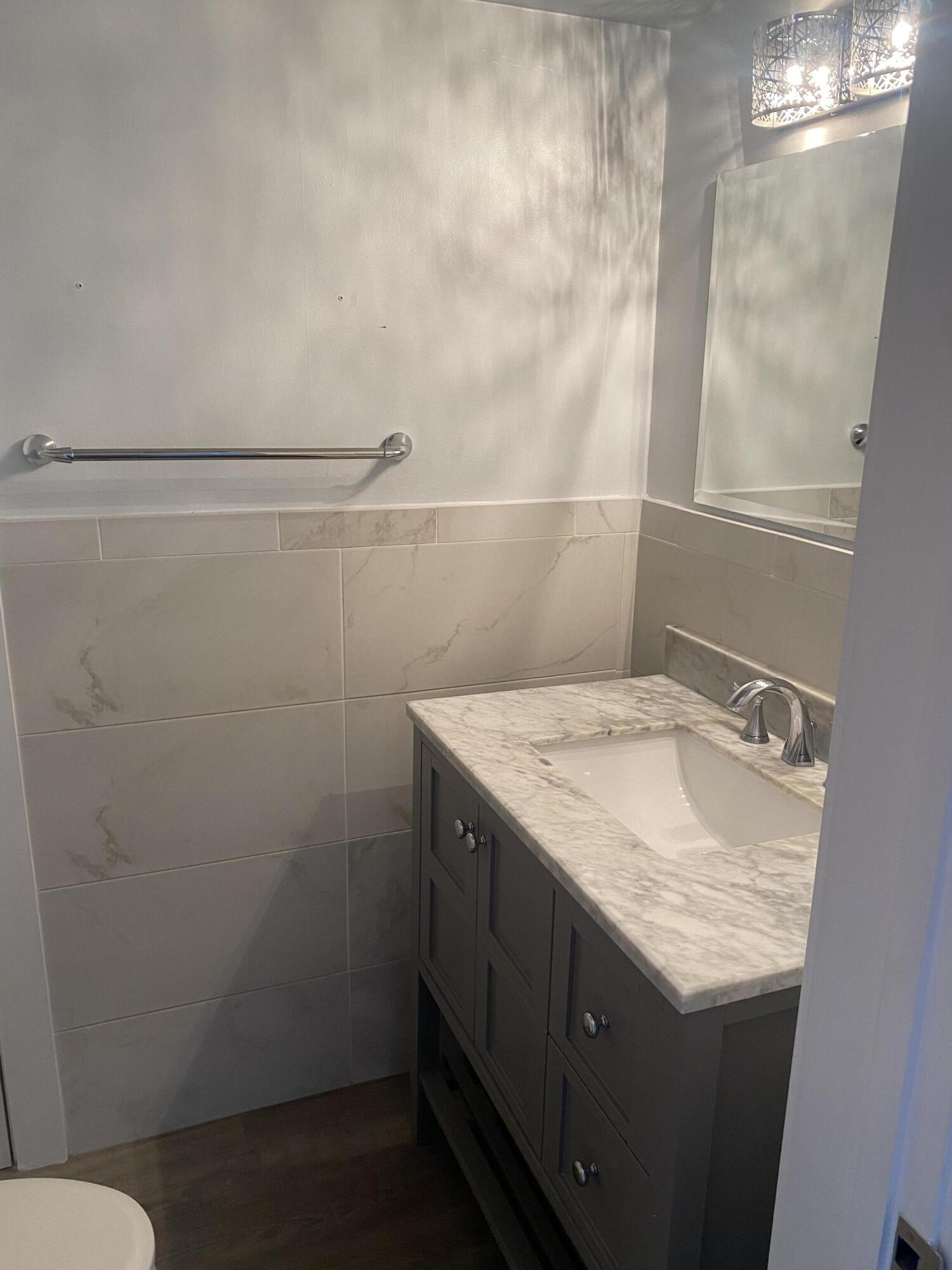 200 E Royal Palm Road 4080