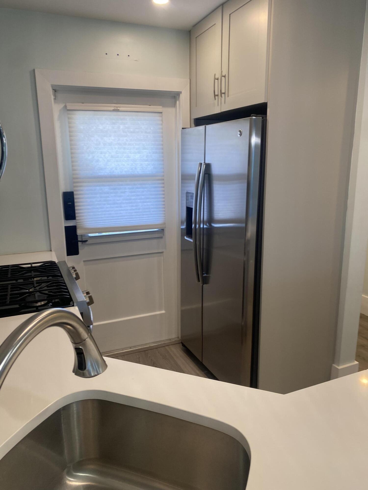 200 E Royal Palm Road 4080