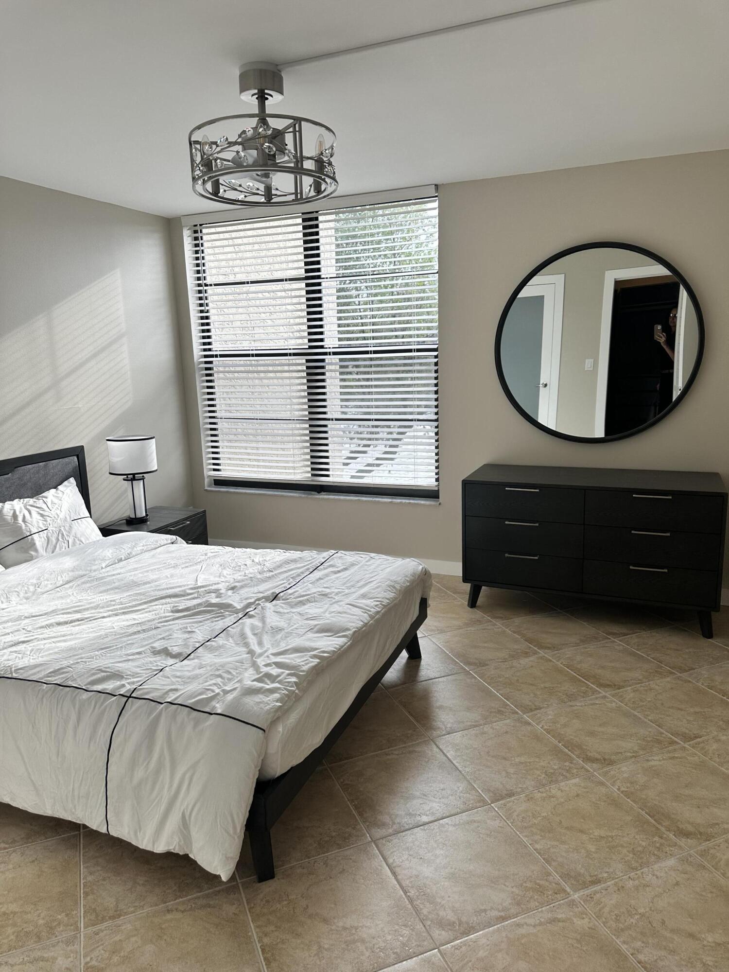 22 Royal Palm Way 2040