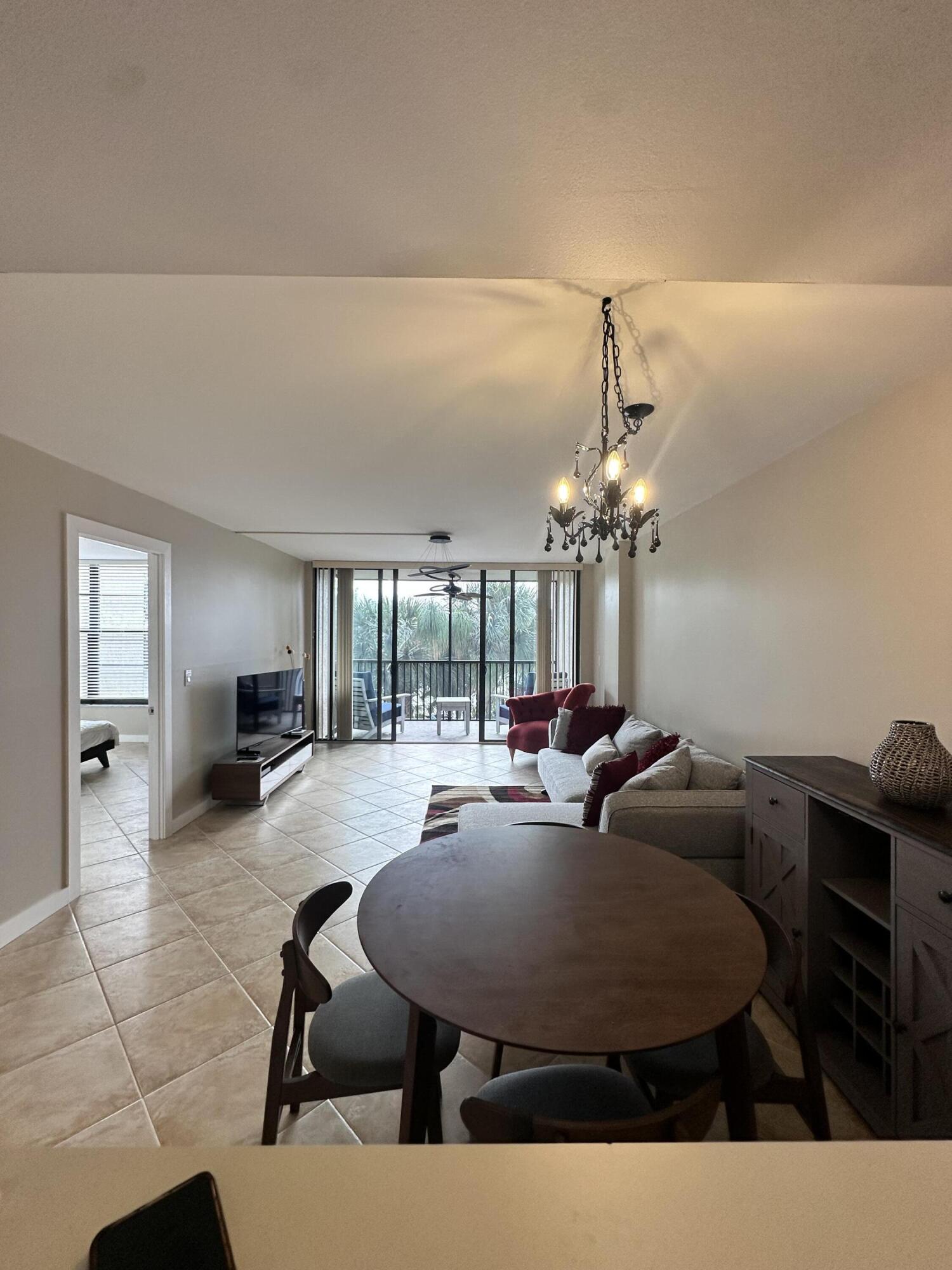 22 Royal Palm Way 2040