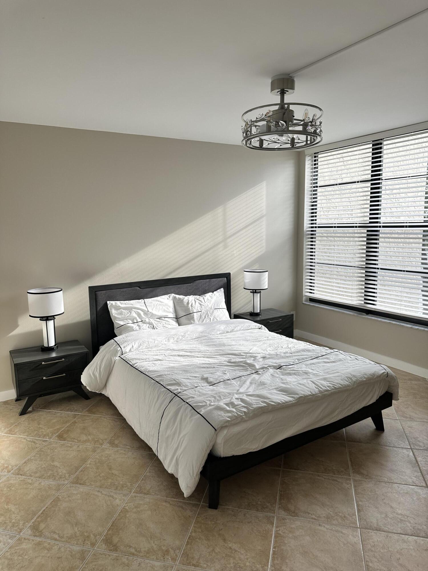 22 Royal Palm Way 2040