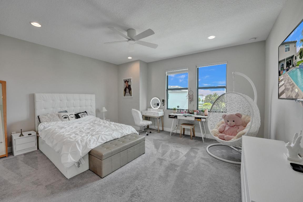 17225 Windy Pointe Lane