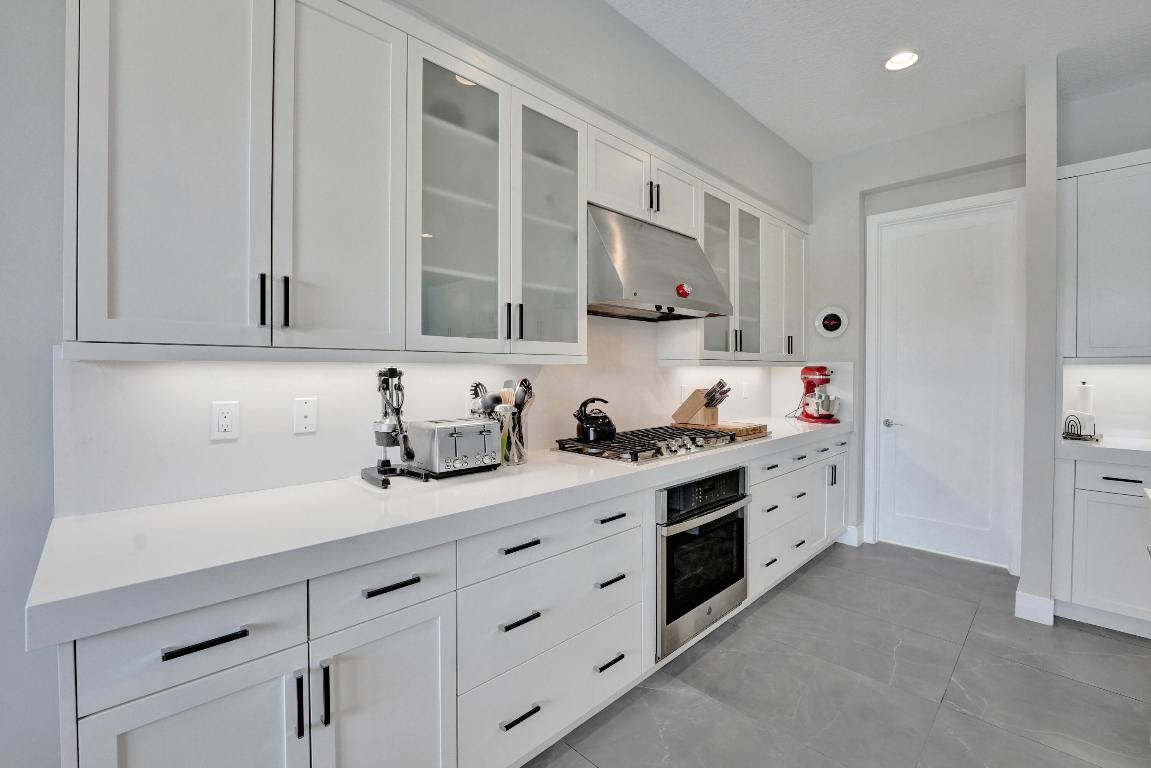 17225 Windy Pointe Lane