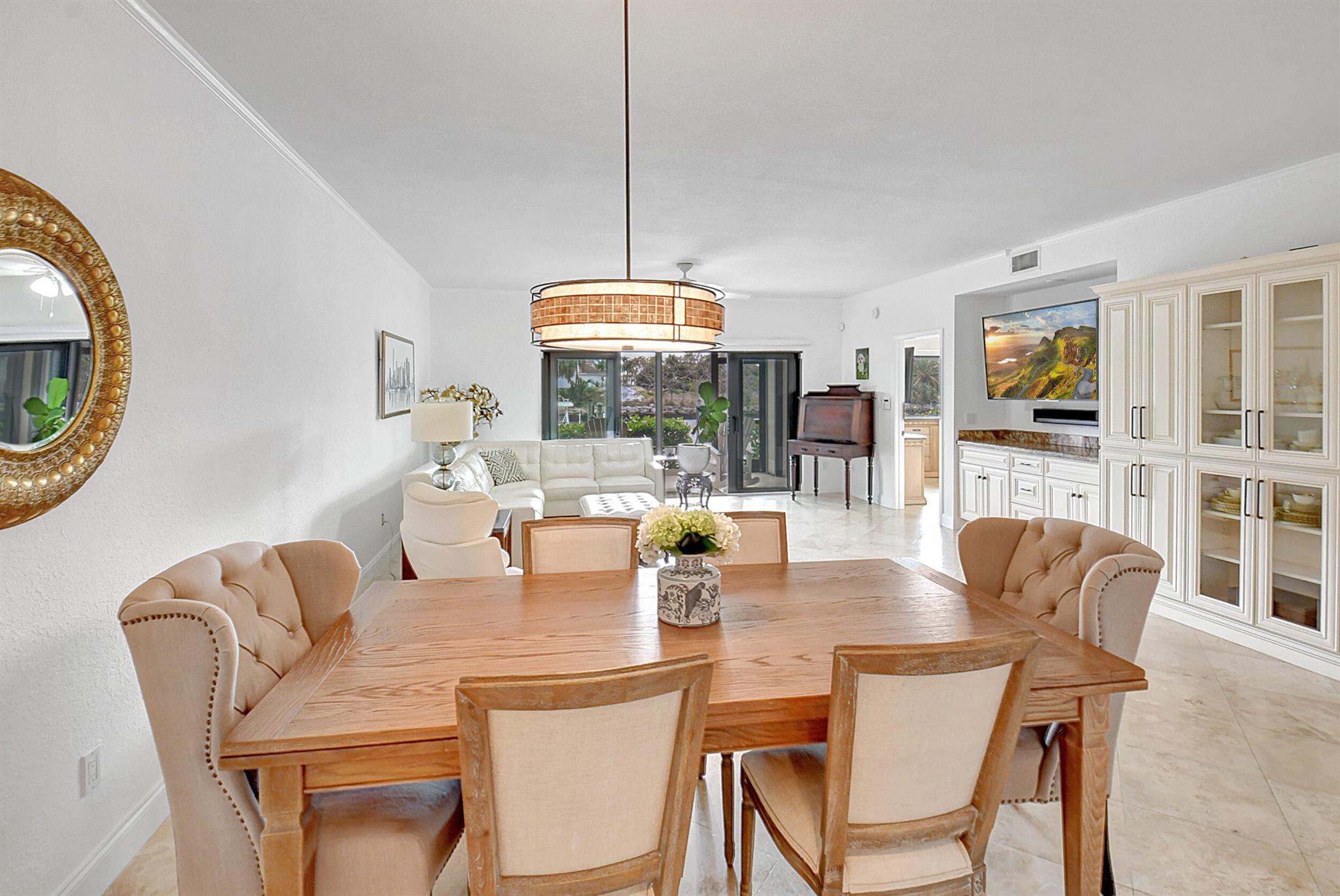 270 Captains Walk 3030