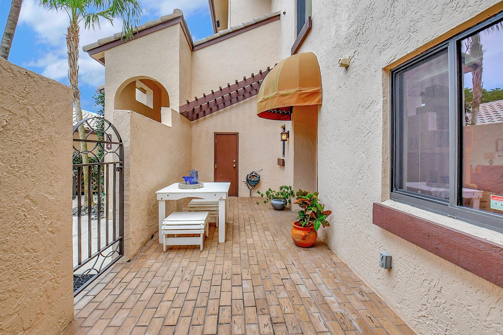 270 Captains Walk 3030