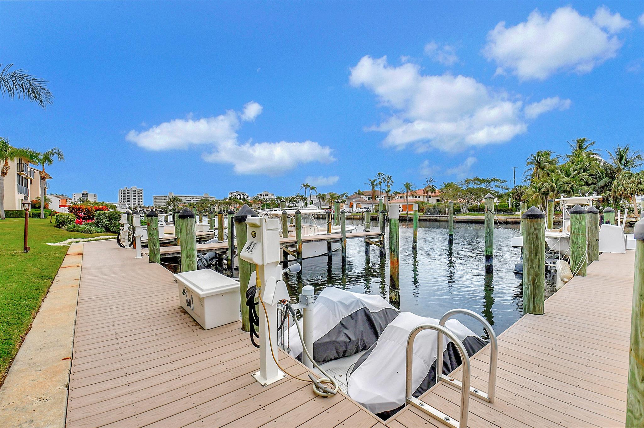 270 Captains Walk 3030