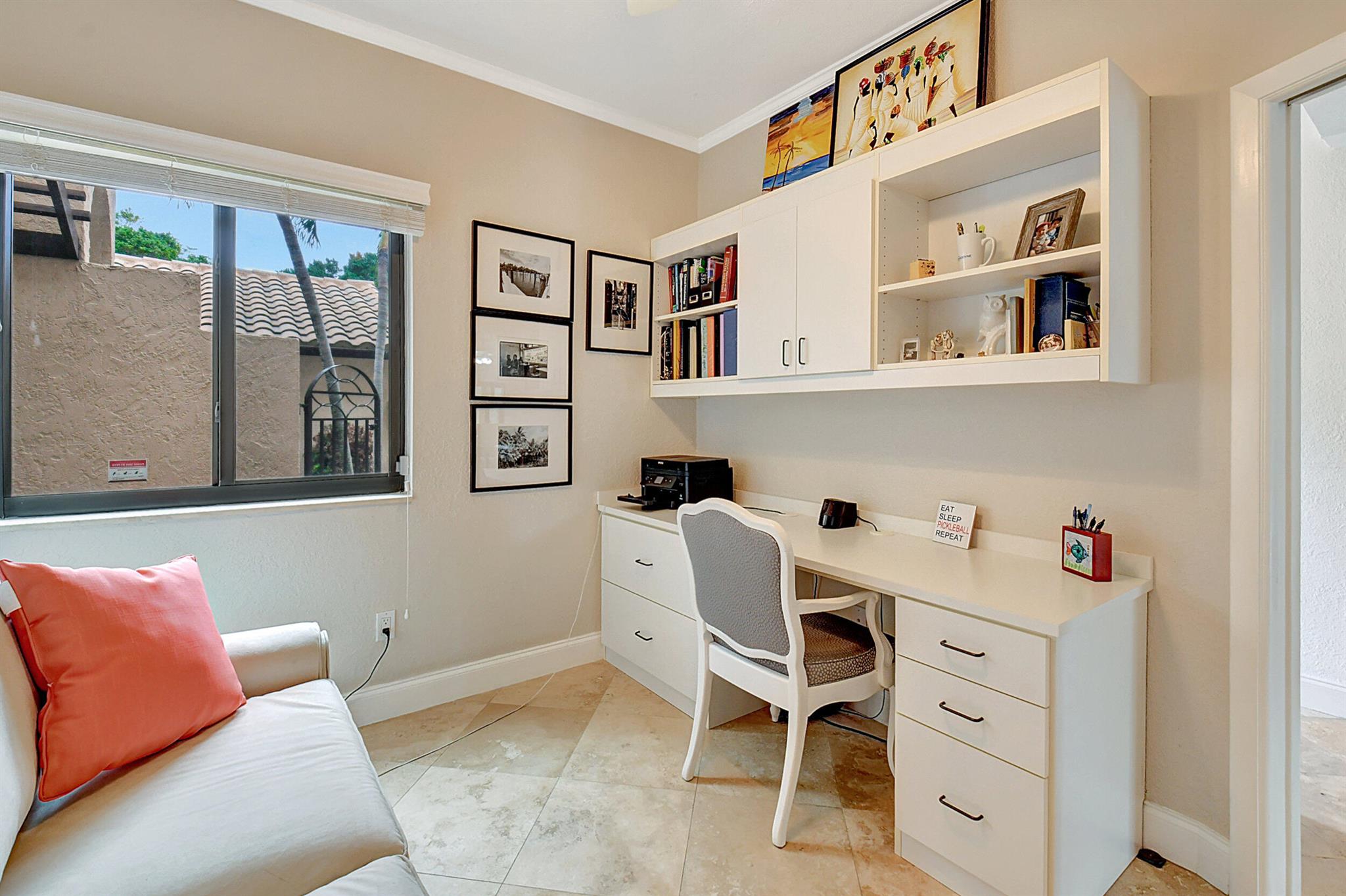 270 Captains Walk 3030