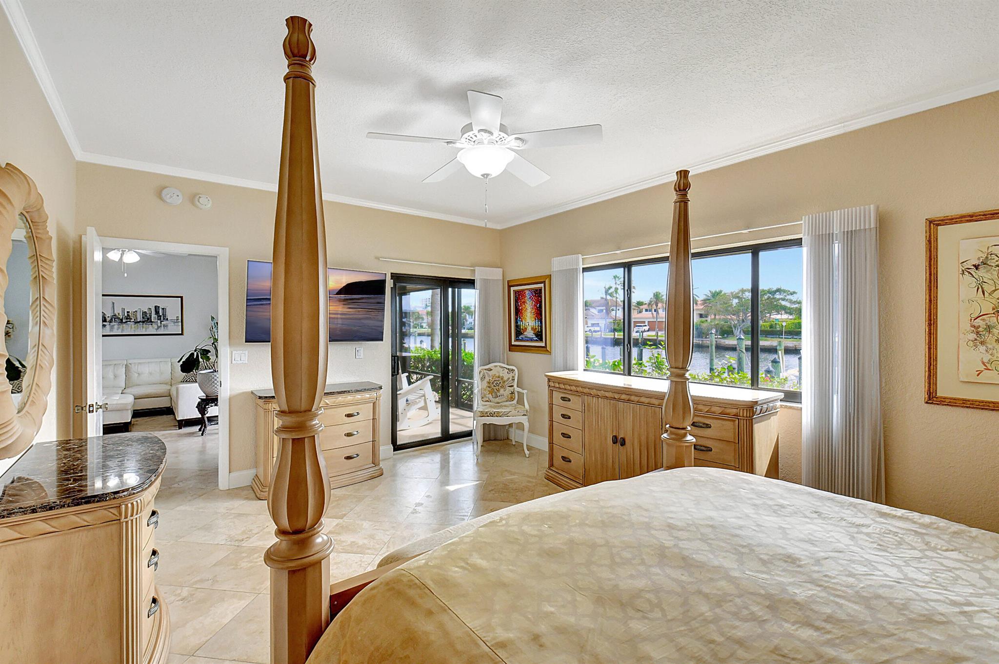 270 Captains Walk 3030