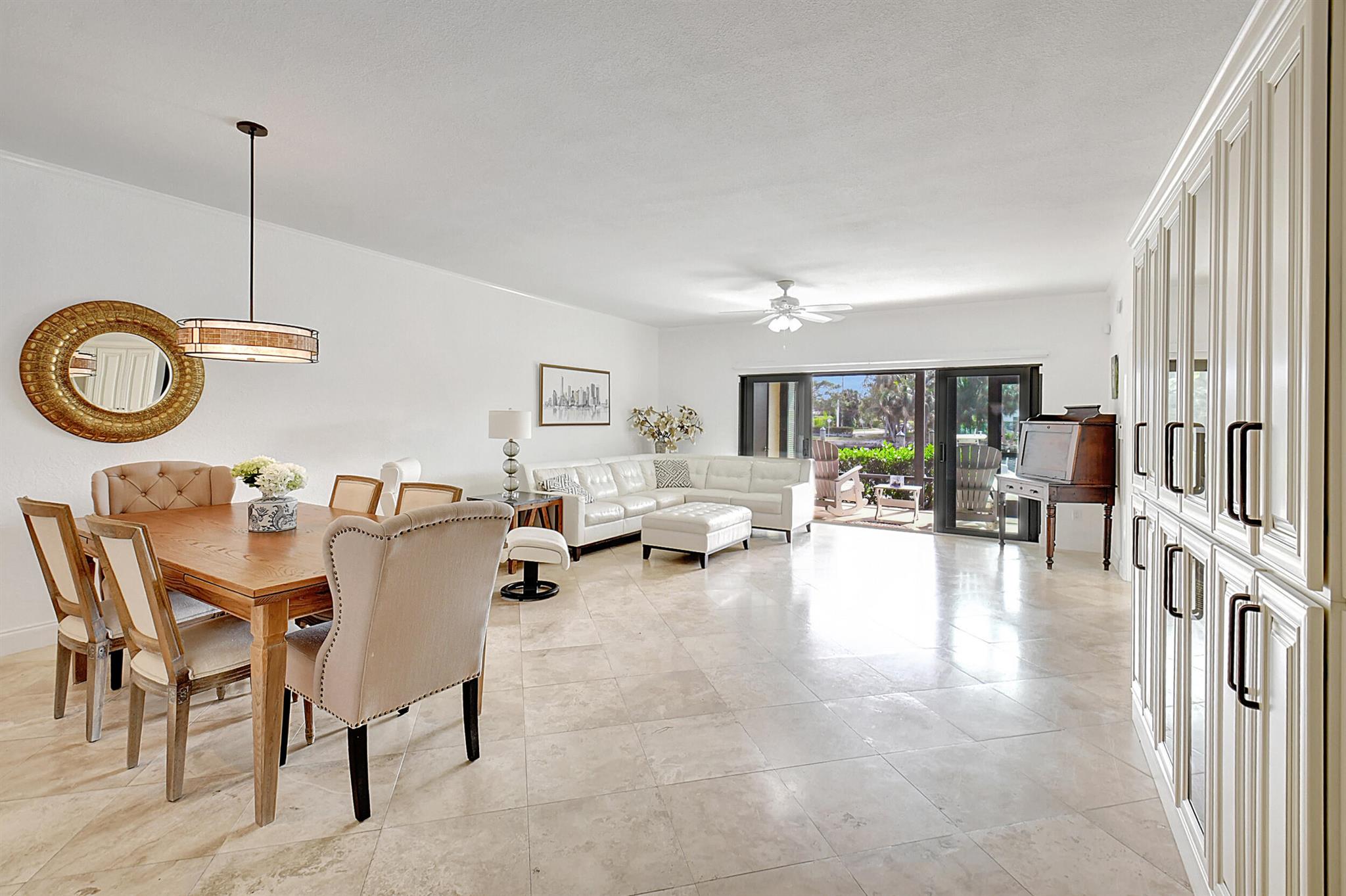 270 Captains Walk 3030