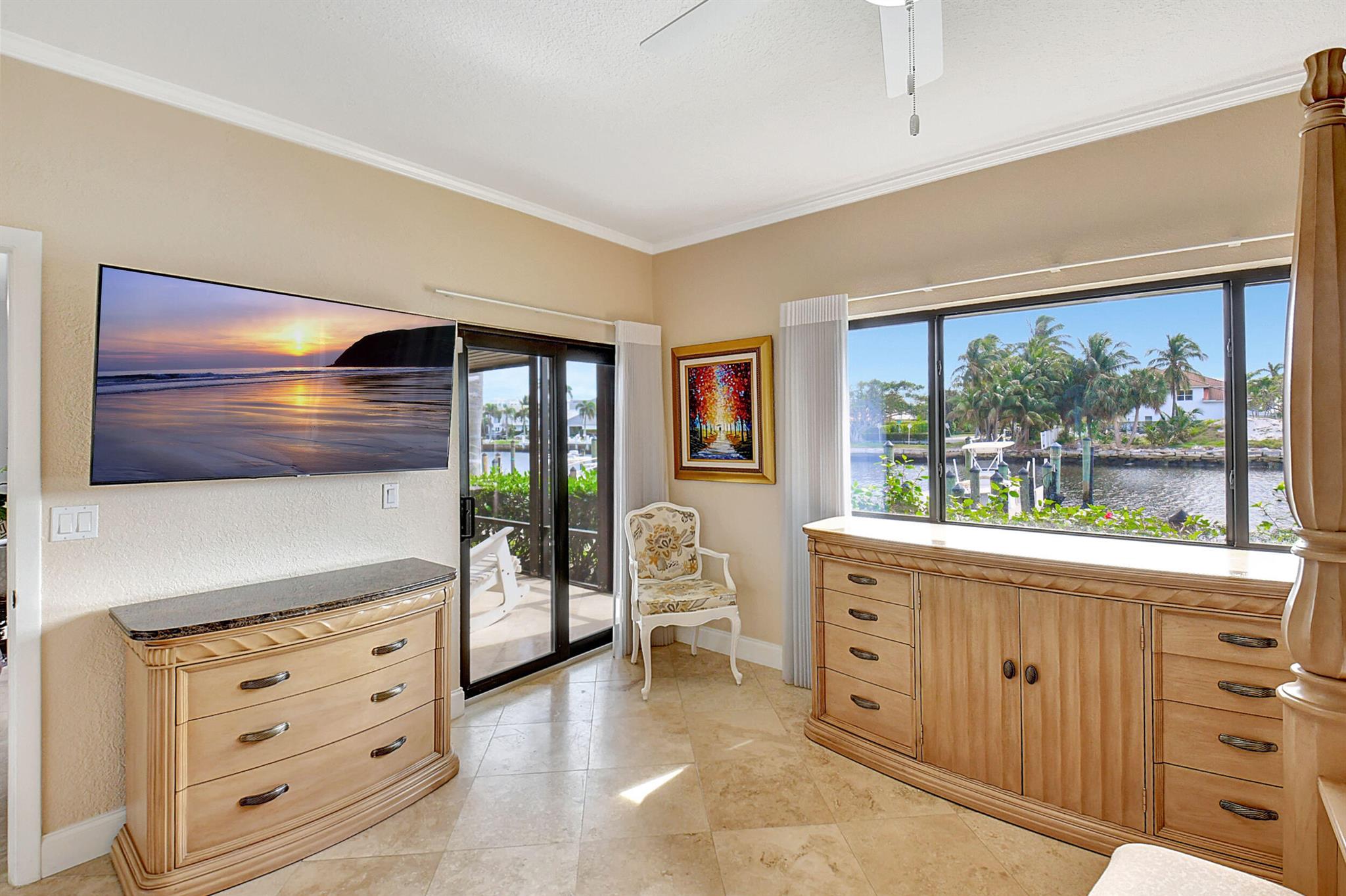 270 Captains Walk 3030