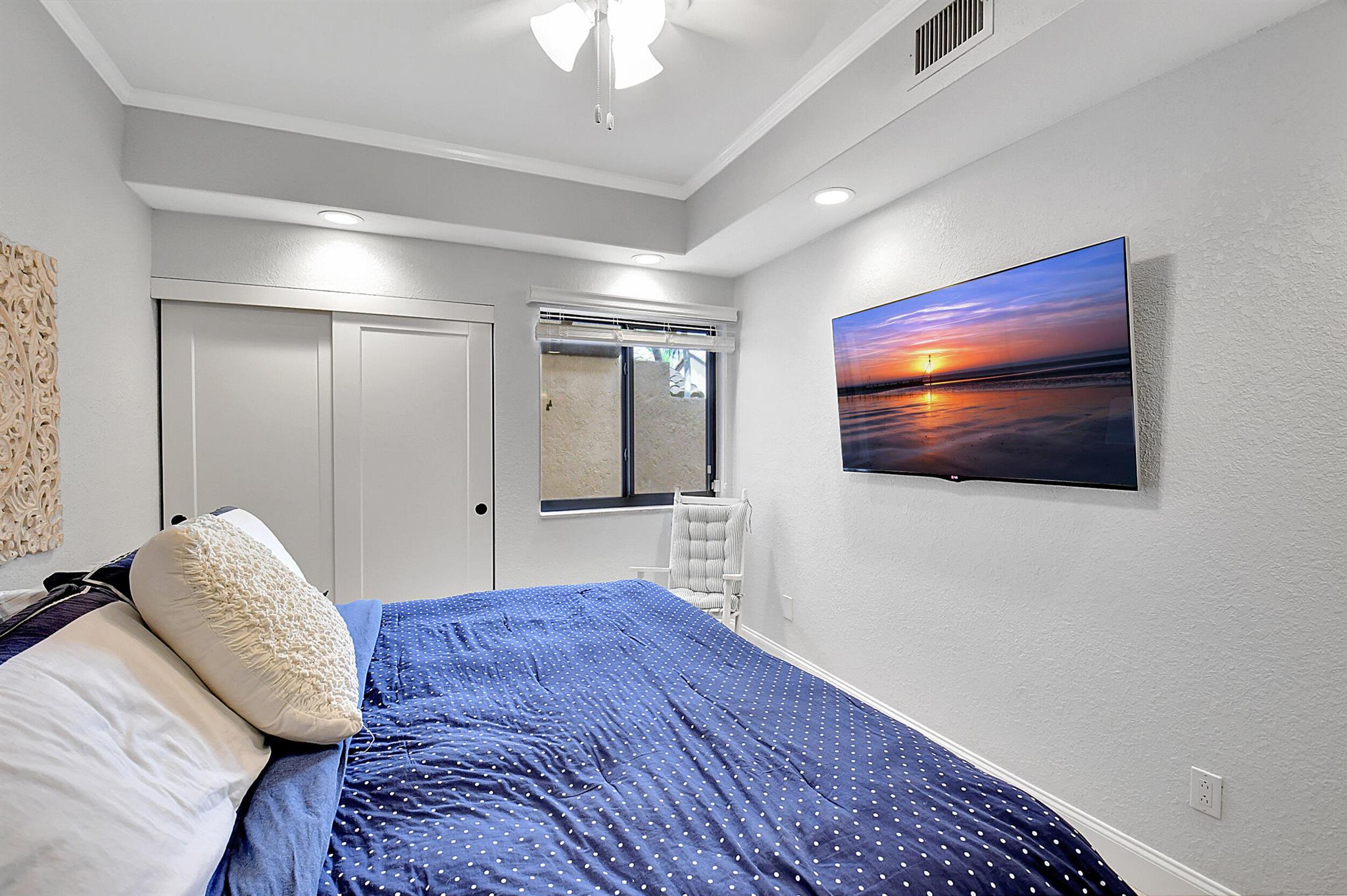 270 Captains Walk 3030