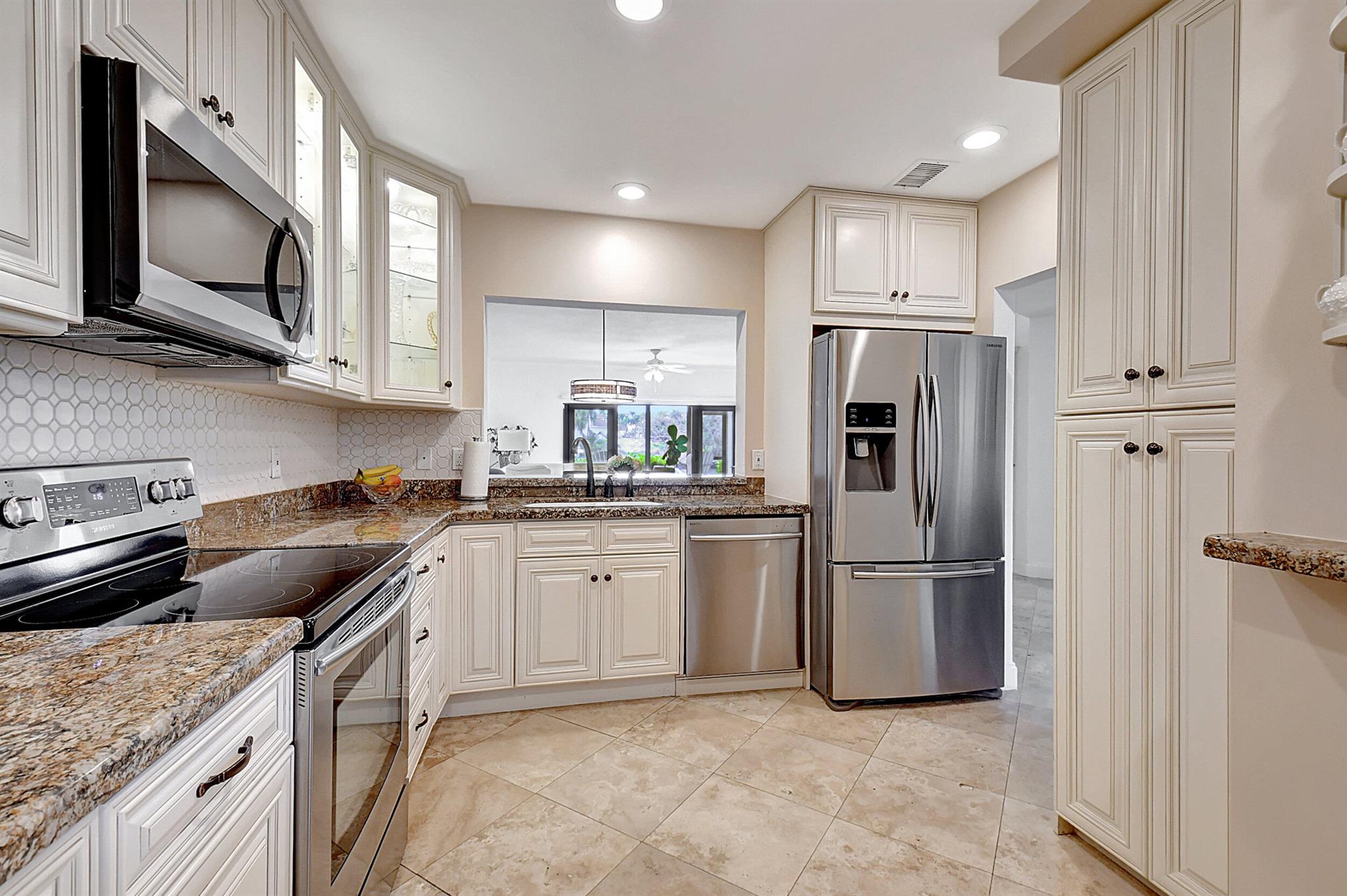 270 Captains Walk 3030