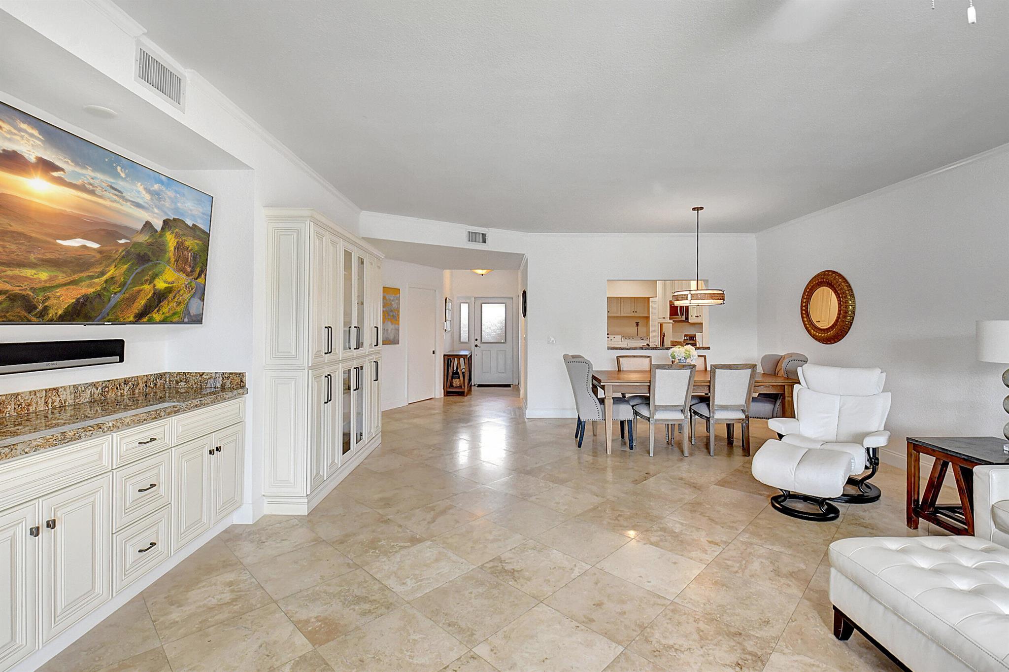 270 Captains Walk 3030