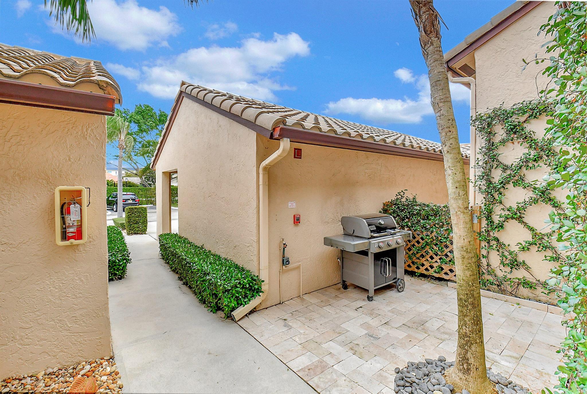 270 Captains Walk 3030