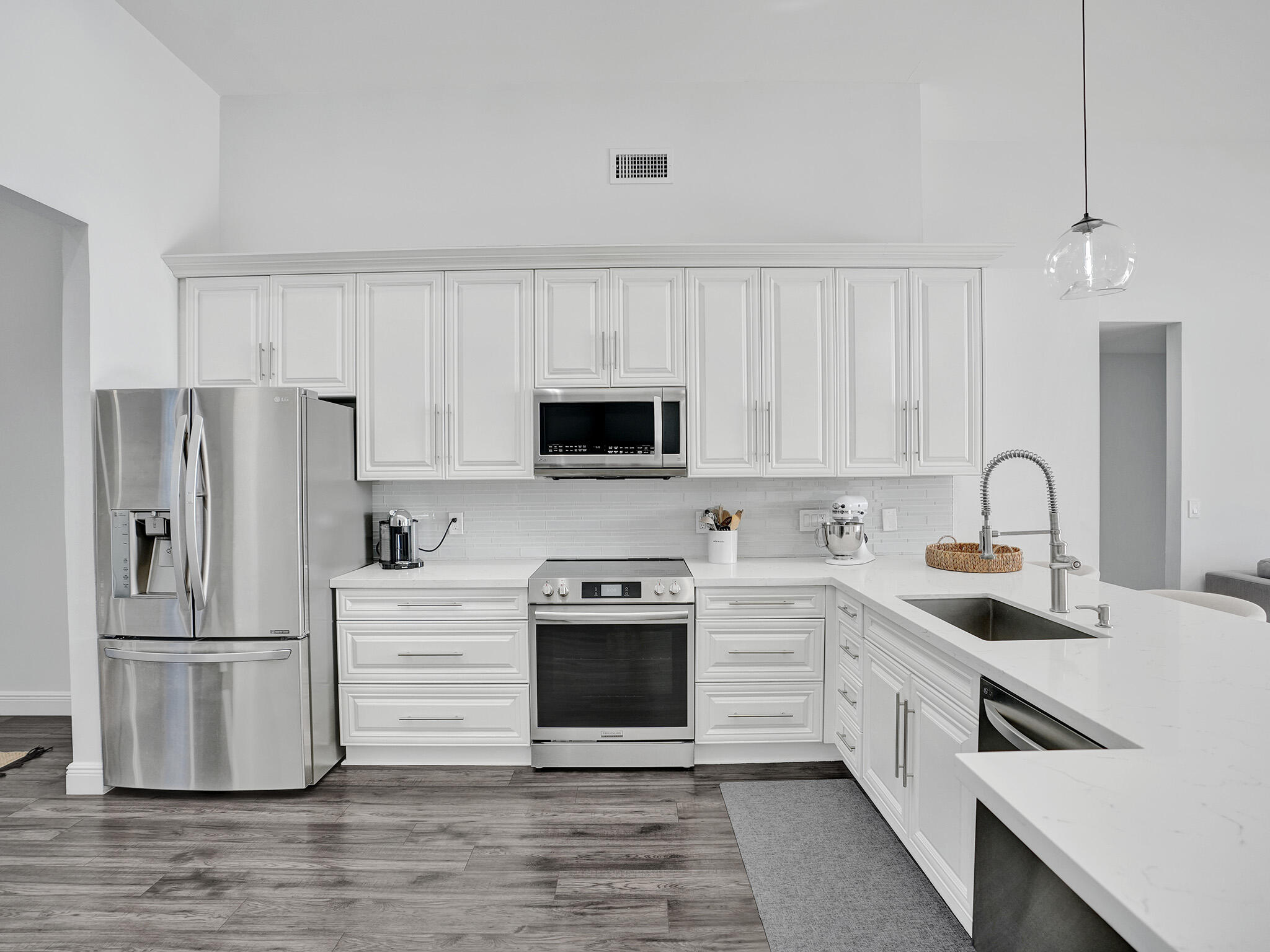 10677 St Thomas Drive