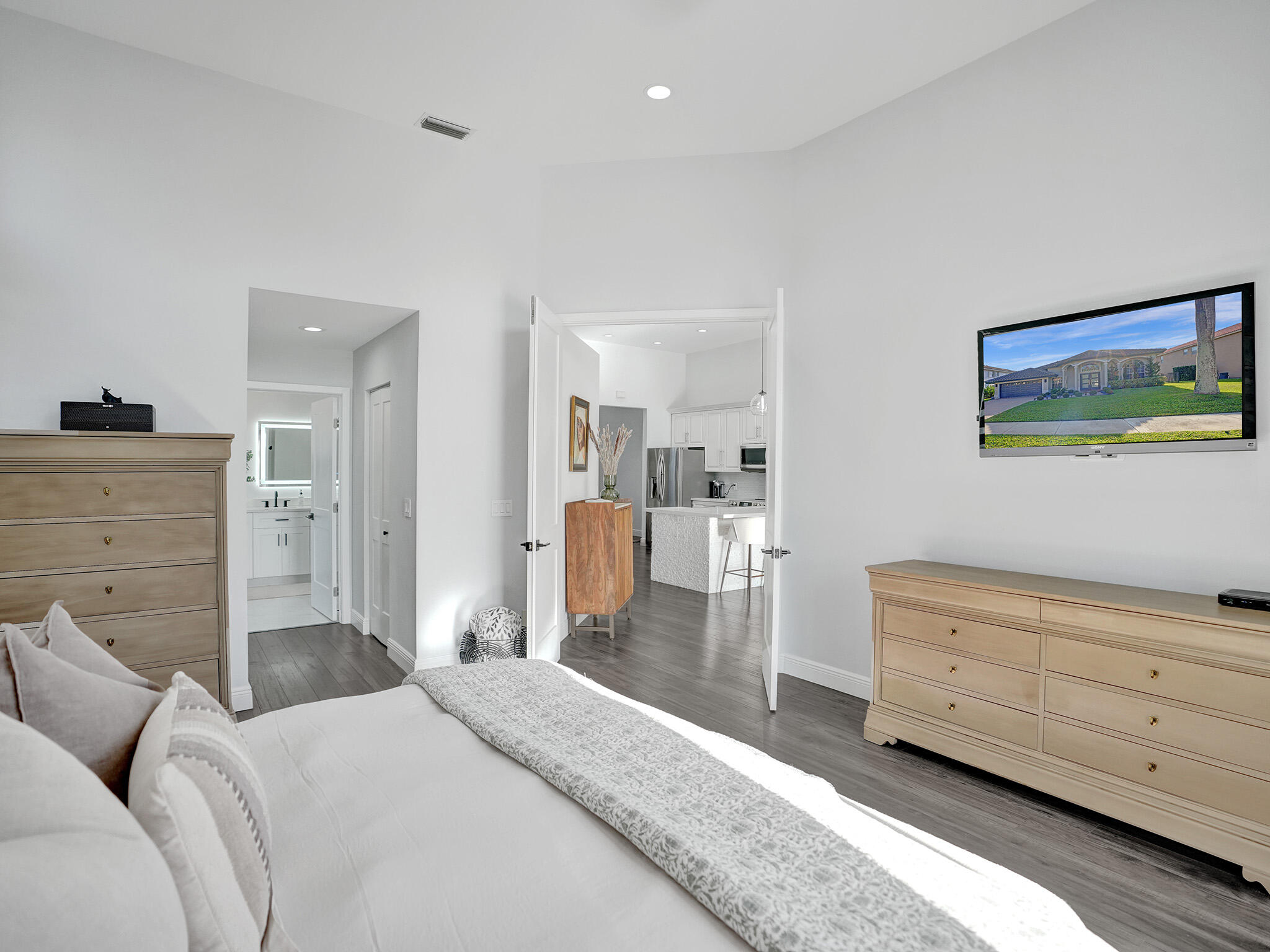 10677 St Thomas Drive