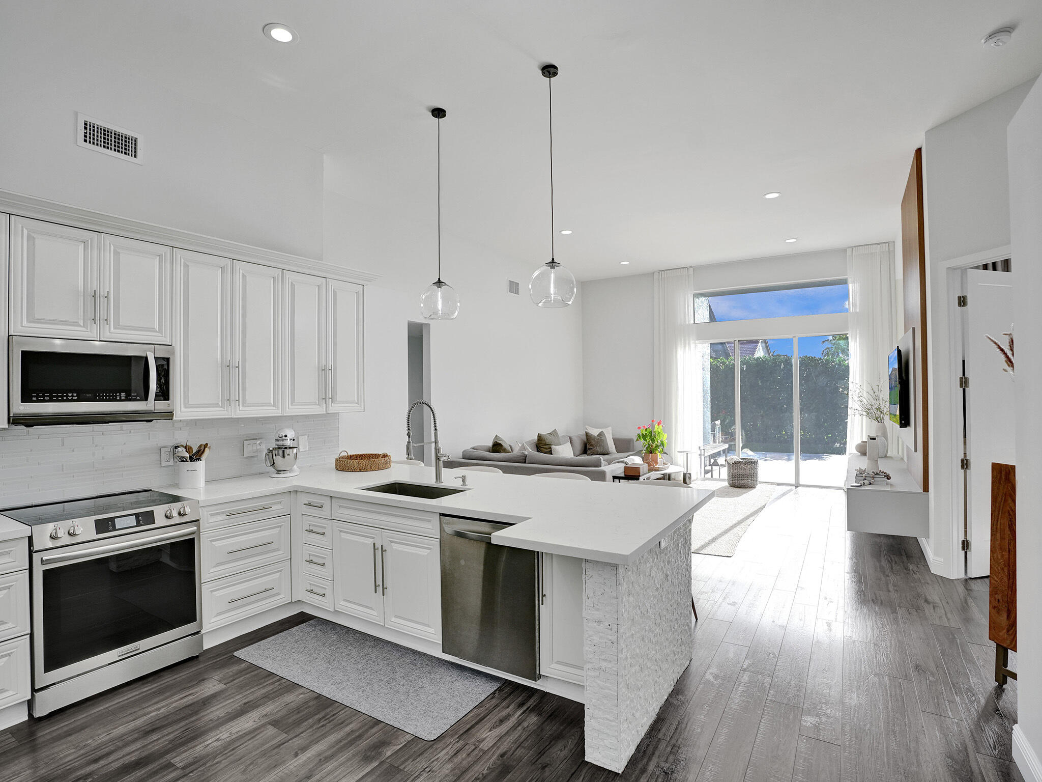 10677 St Thomas Drive