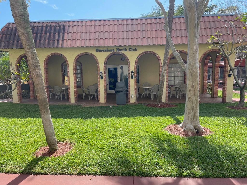 257 S Cypress Road 428